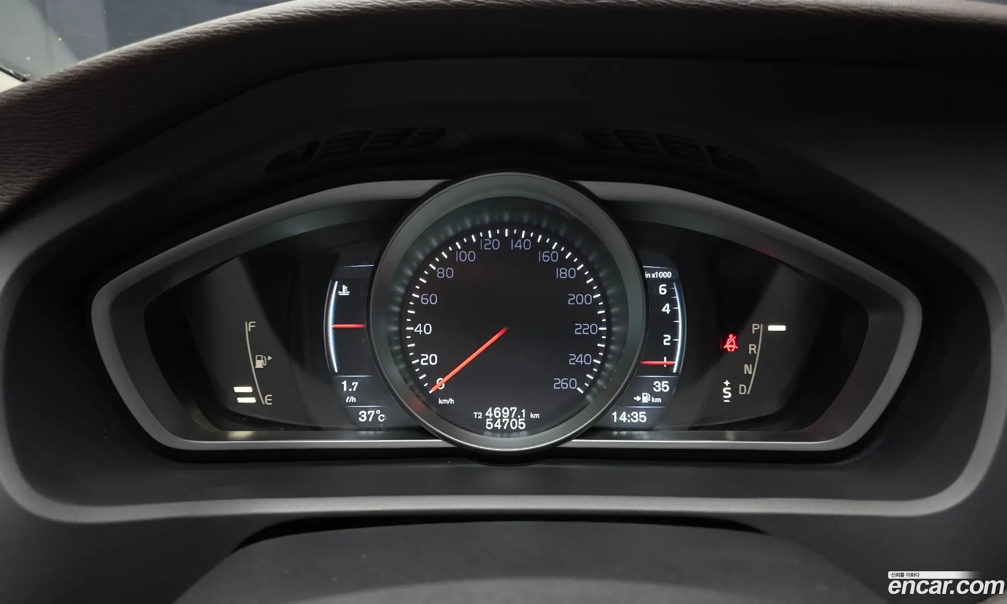Volvo V40 2016 YV1MV40LDG2316077 — 19