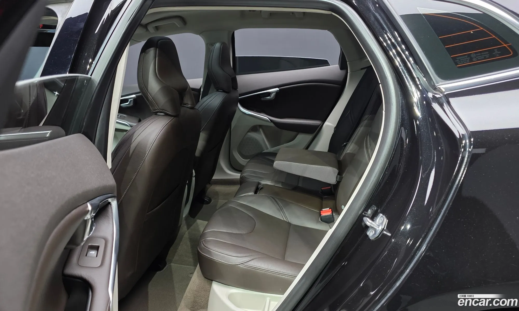 Volvo V40 2016 YV1MV40LDG2316077 — 4
