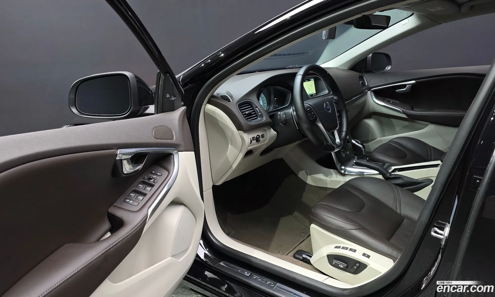 Volvo V40 2016 YV1MV40LDG2316077 — 3