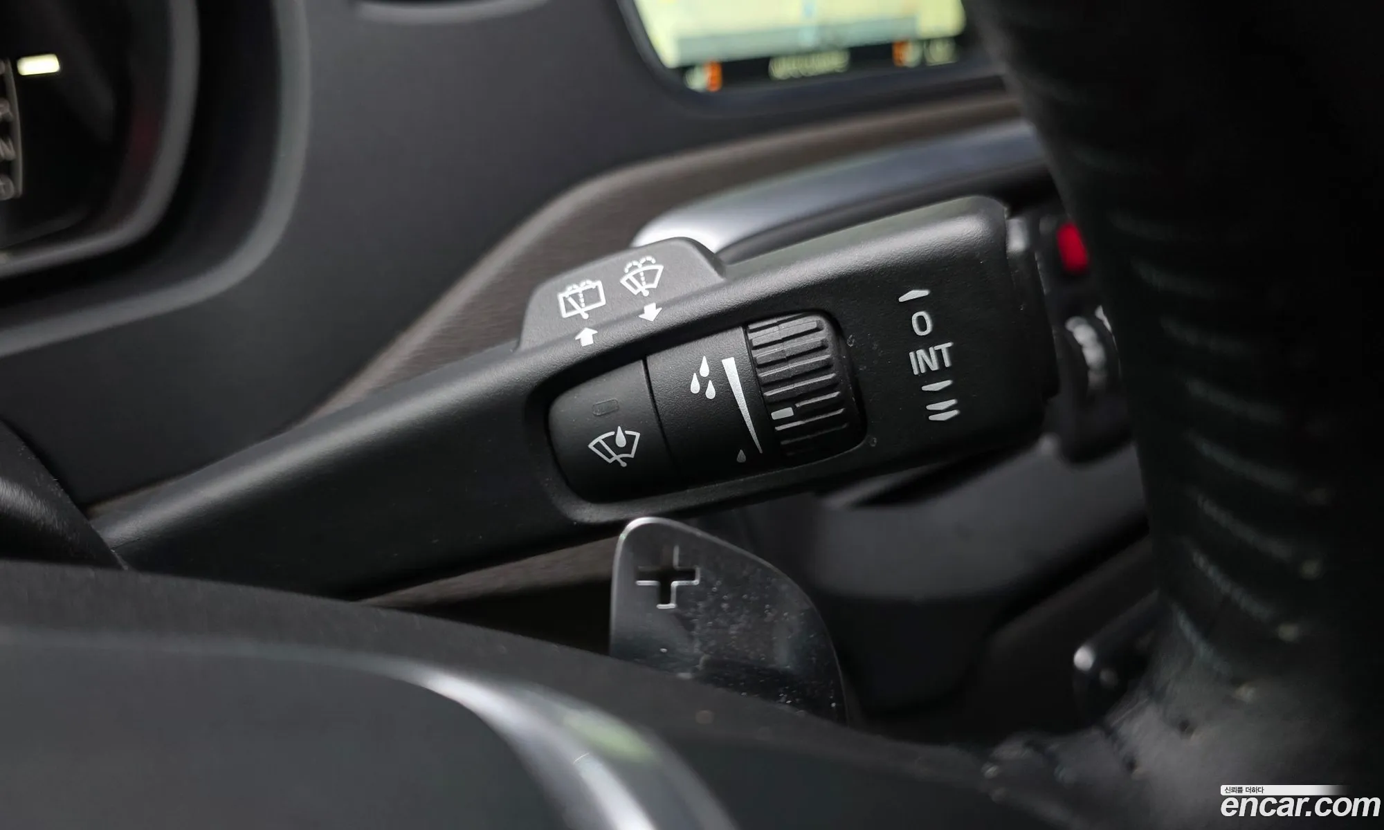 Volvo V40 2016 YV1MV40LDG2316077 — 28
