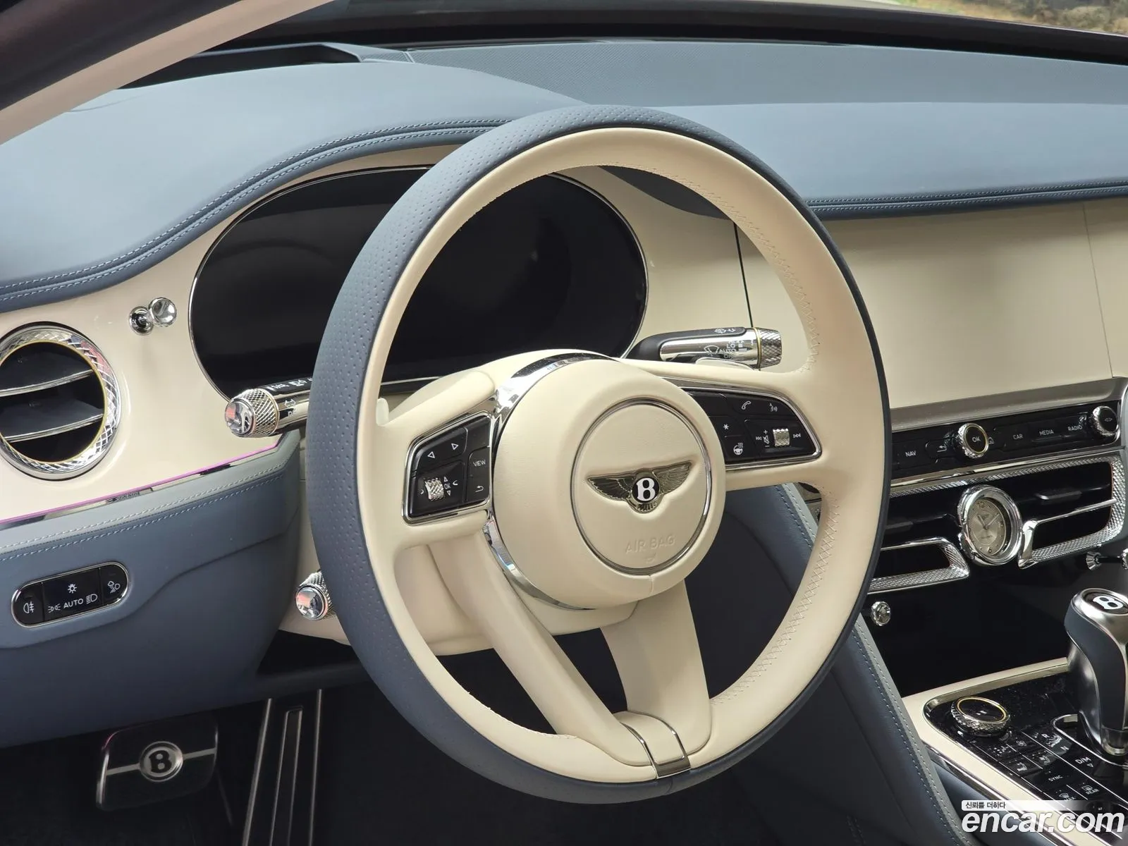 Bentley Flying Spur 2025 — 15