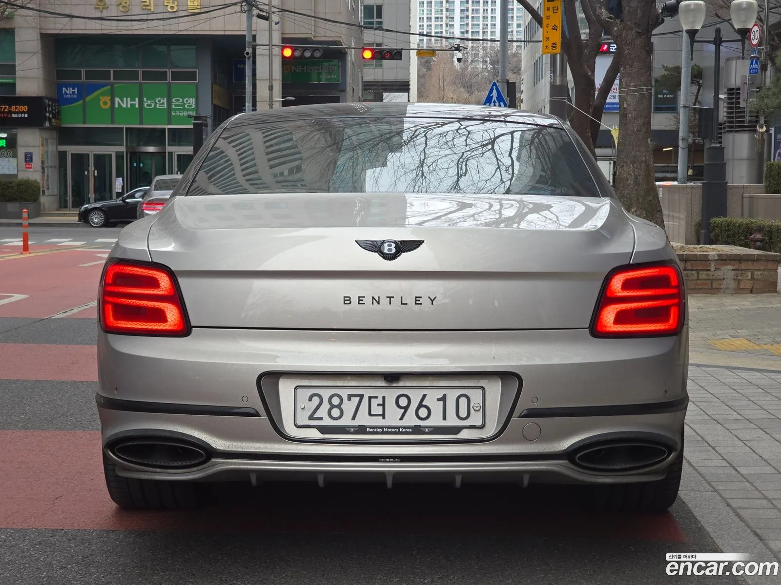 Bentley Flying Spur 2025 — 17