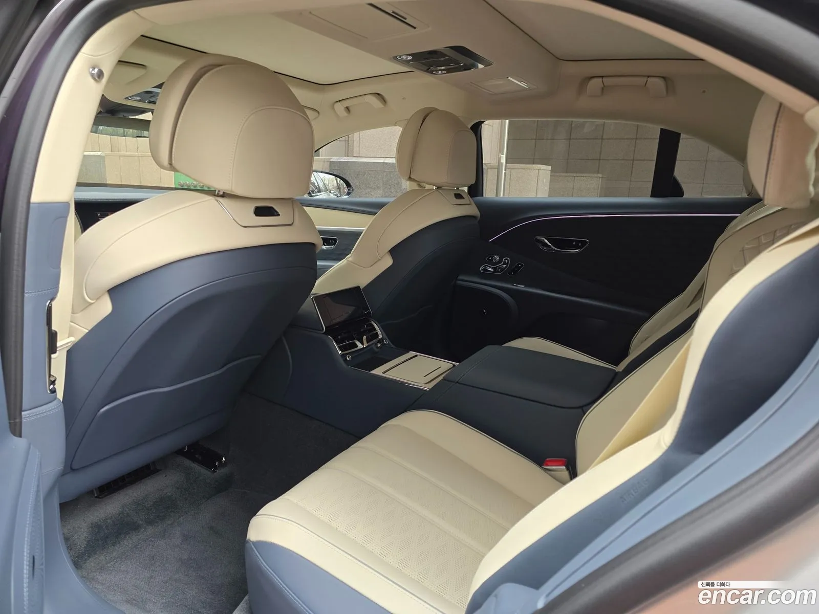 Bentley Flying Spur 2025 — 10