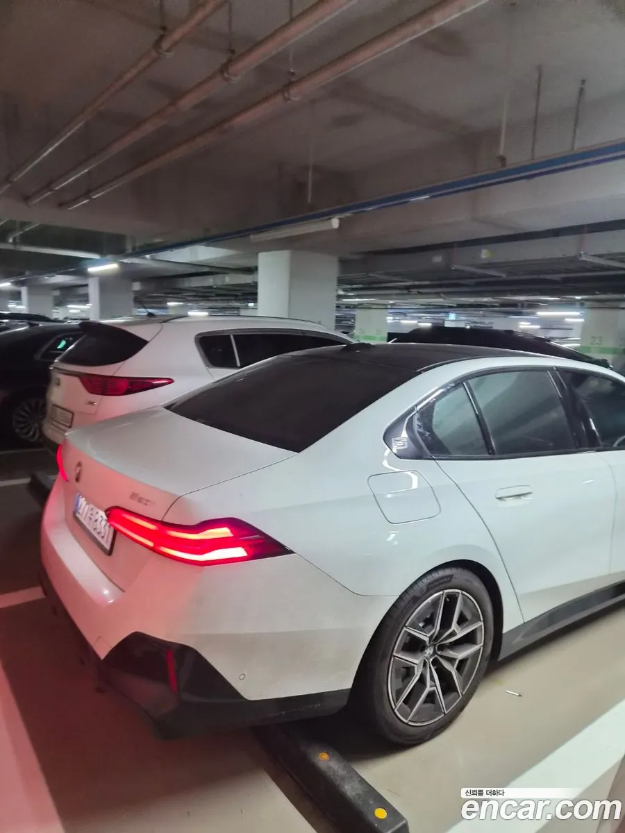 BMW 5 Series 2025 — 3