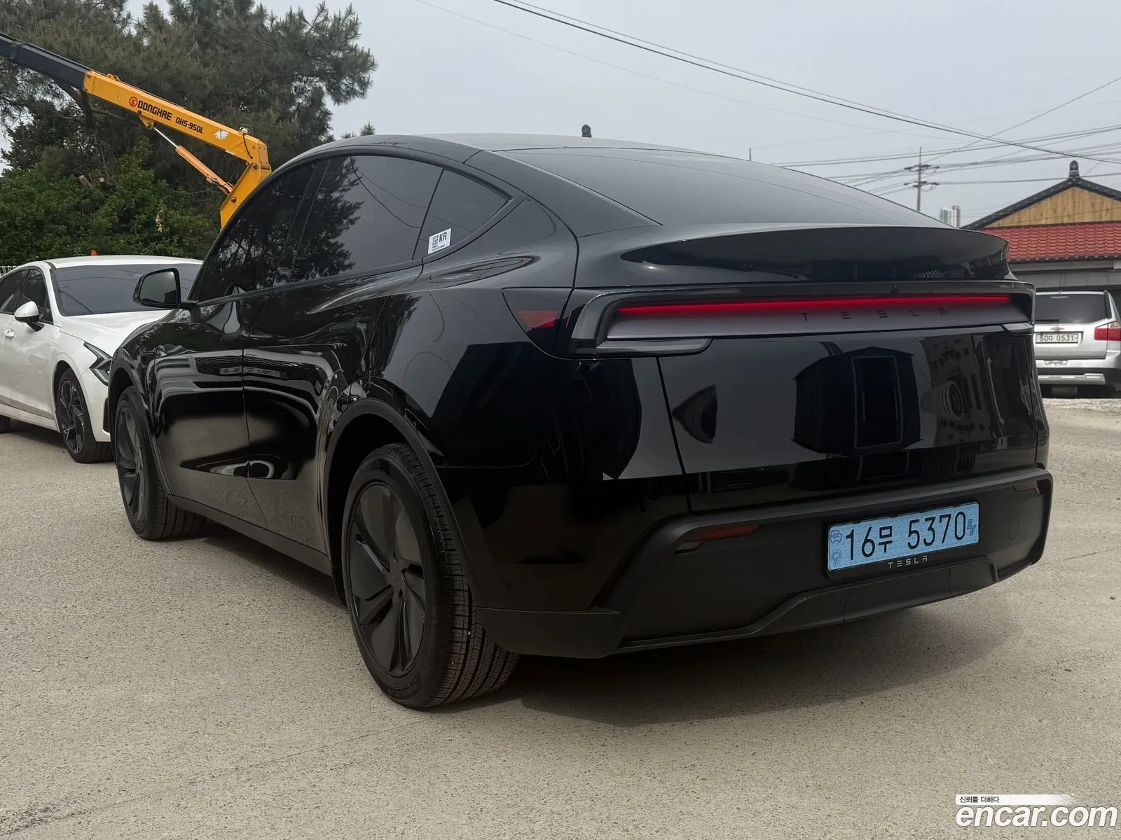 Tesla Model Y 2026 — 10