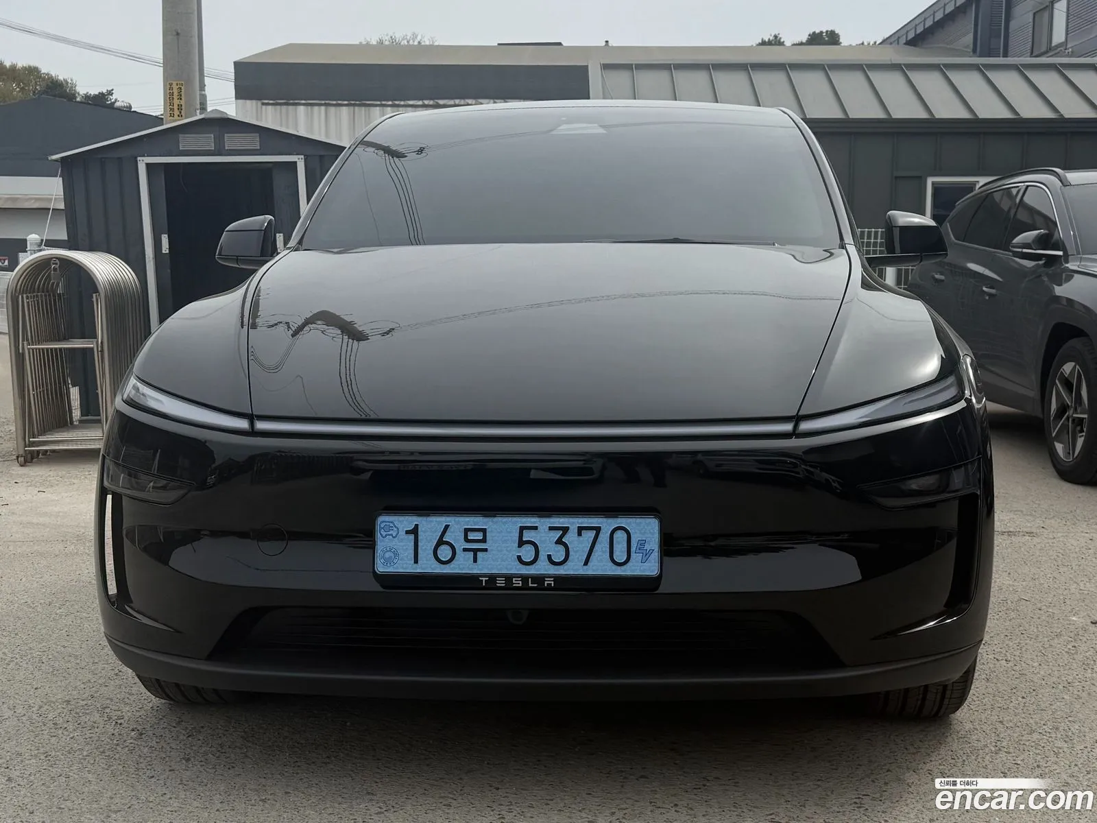 Tesla Model Y 2026 — 14