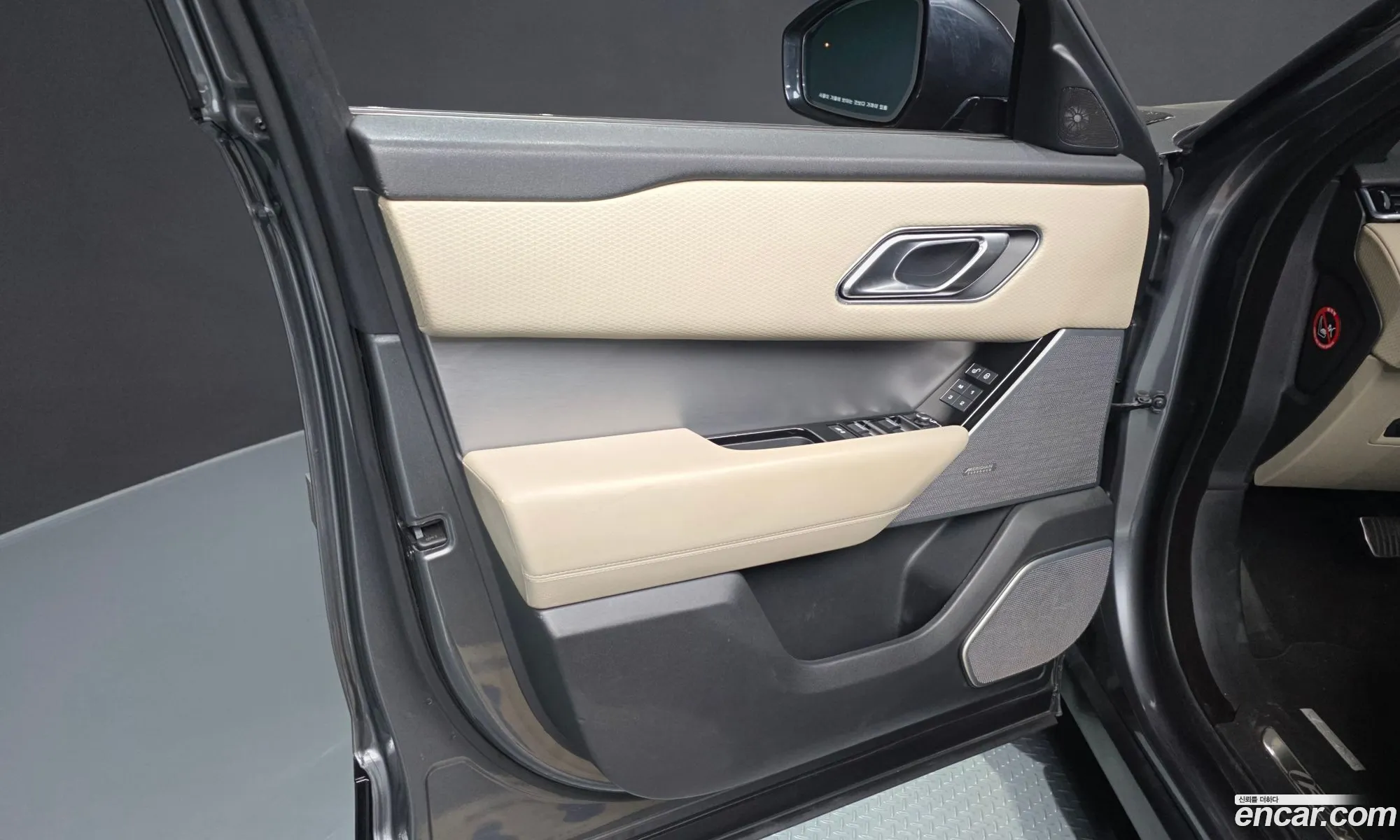 Land Rover Range Rover Velar 2017 — 22