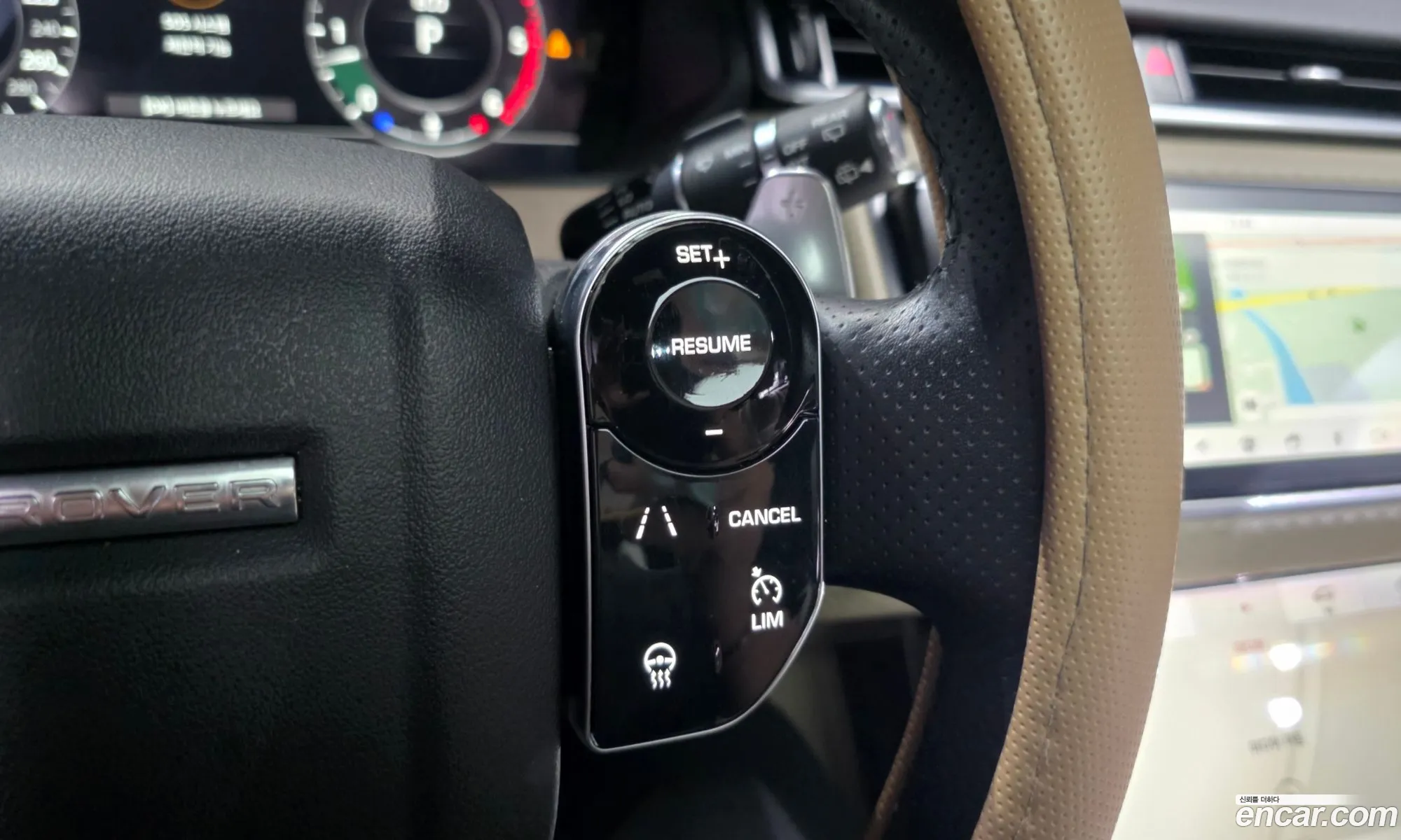 Land Rover Range Rover Velar 2017 — 28