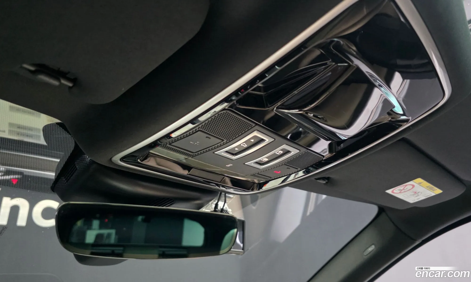 Land Rover Range Rover Velar 2017 — 18