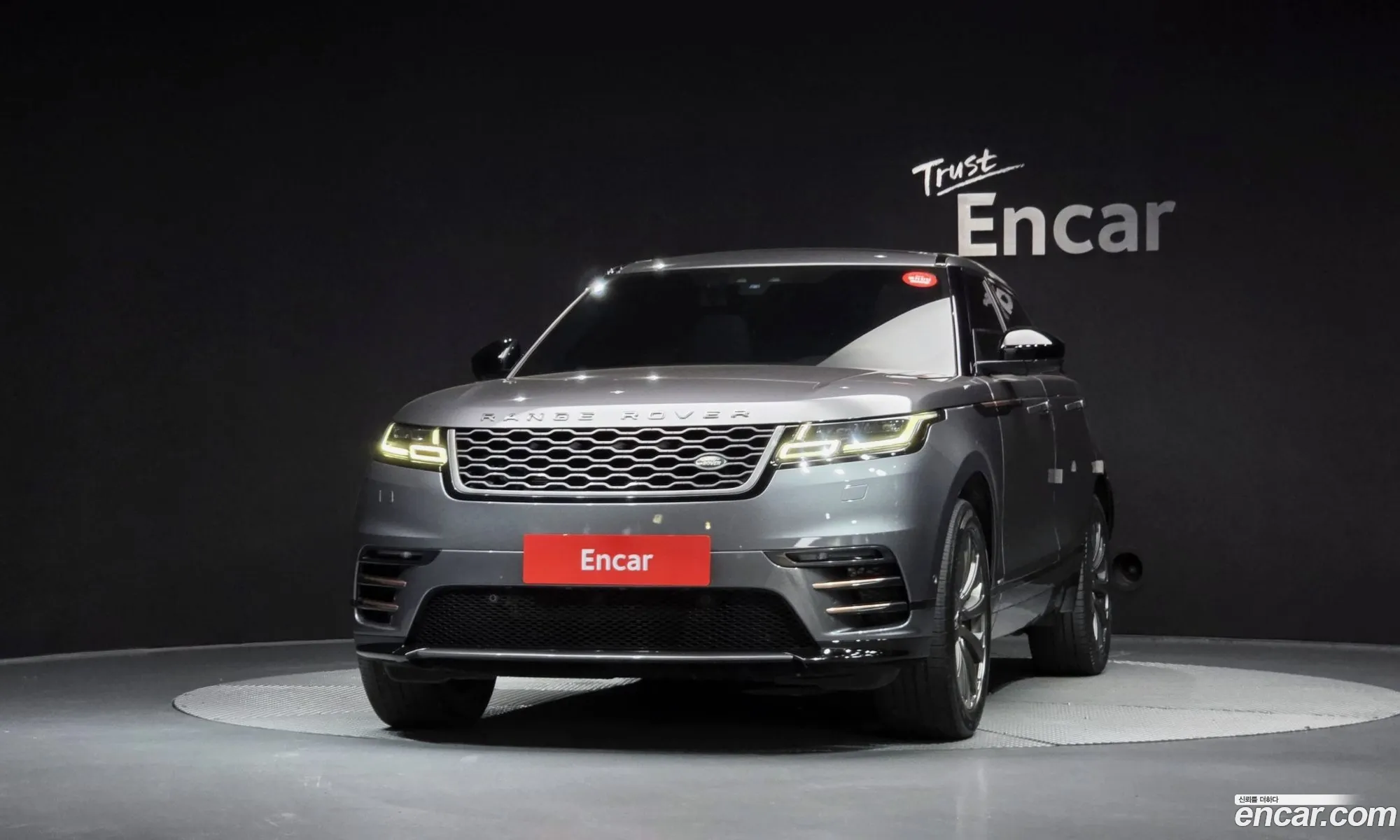 Land Rover Range Rover Velar 2017 — 17