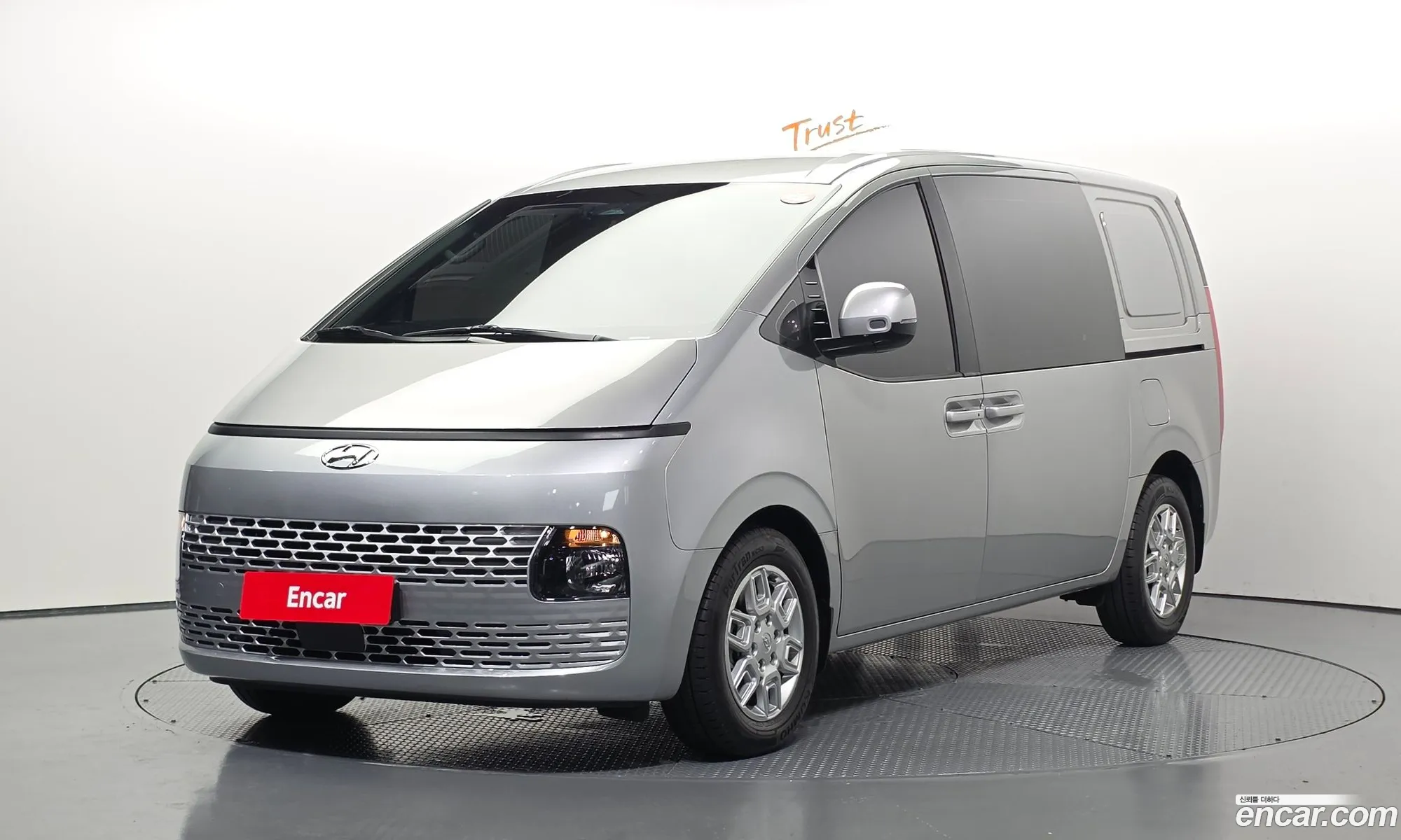 Hyundai Staria 2022 — 27
