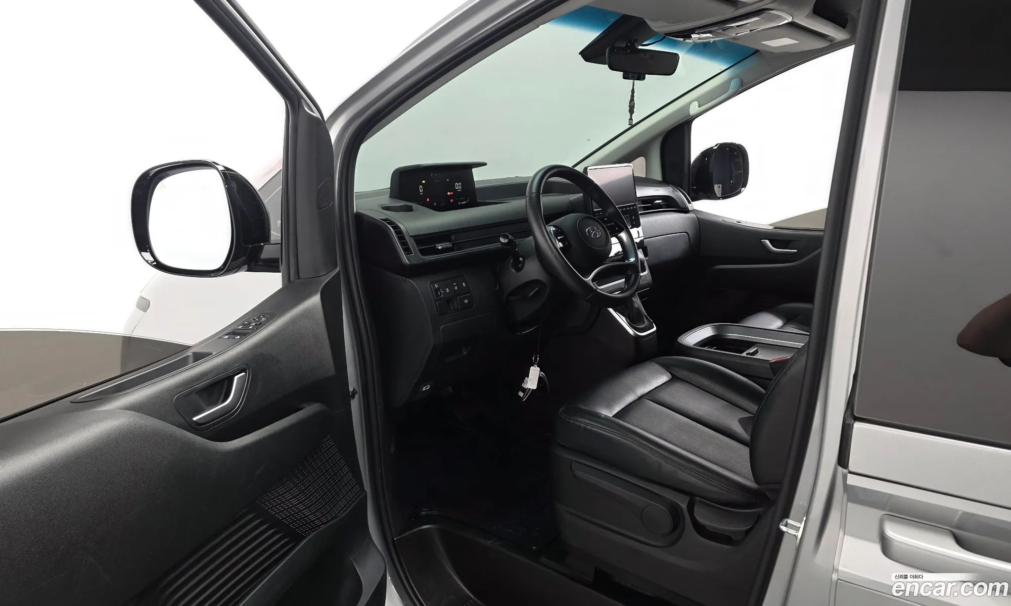 Hyundai Staria 2022 — 14