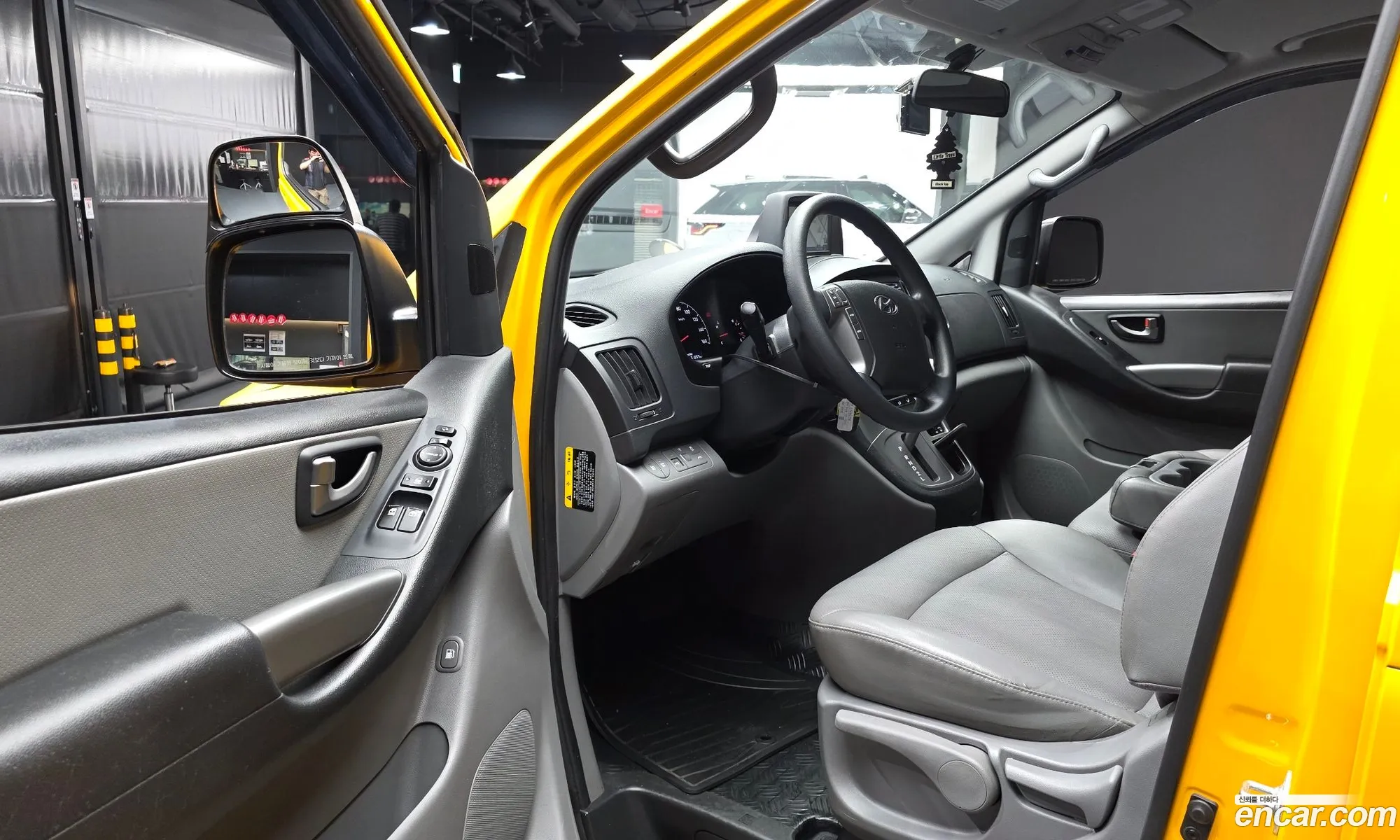 Hyundai Grand Starex 2018 — 24