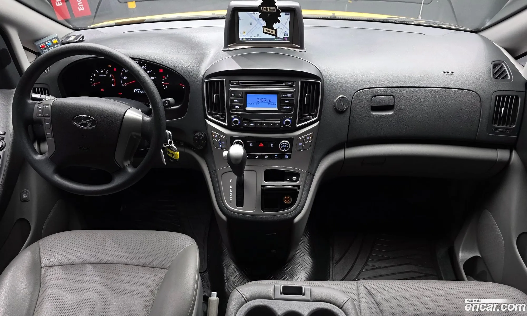 Hyundai Grand Starex 2018 — 23