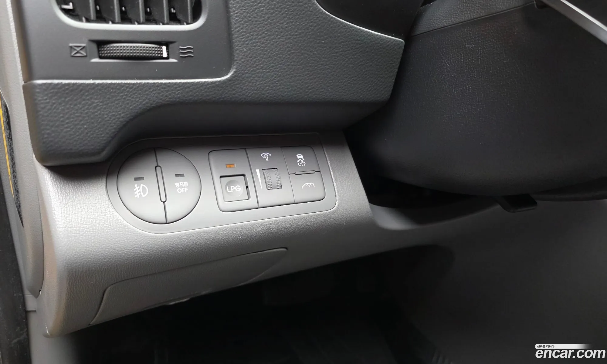 Hyundai Grand Starex 2018 — 19