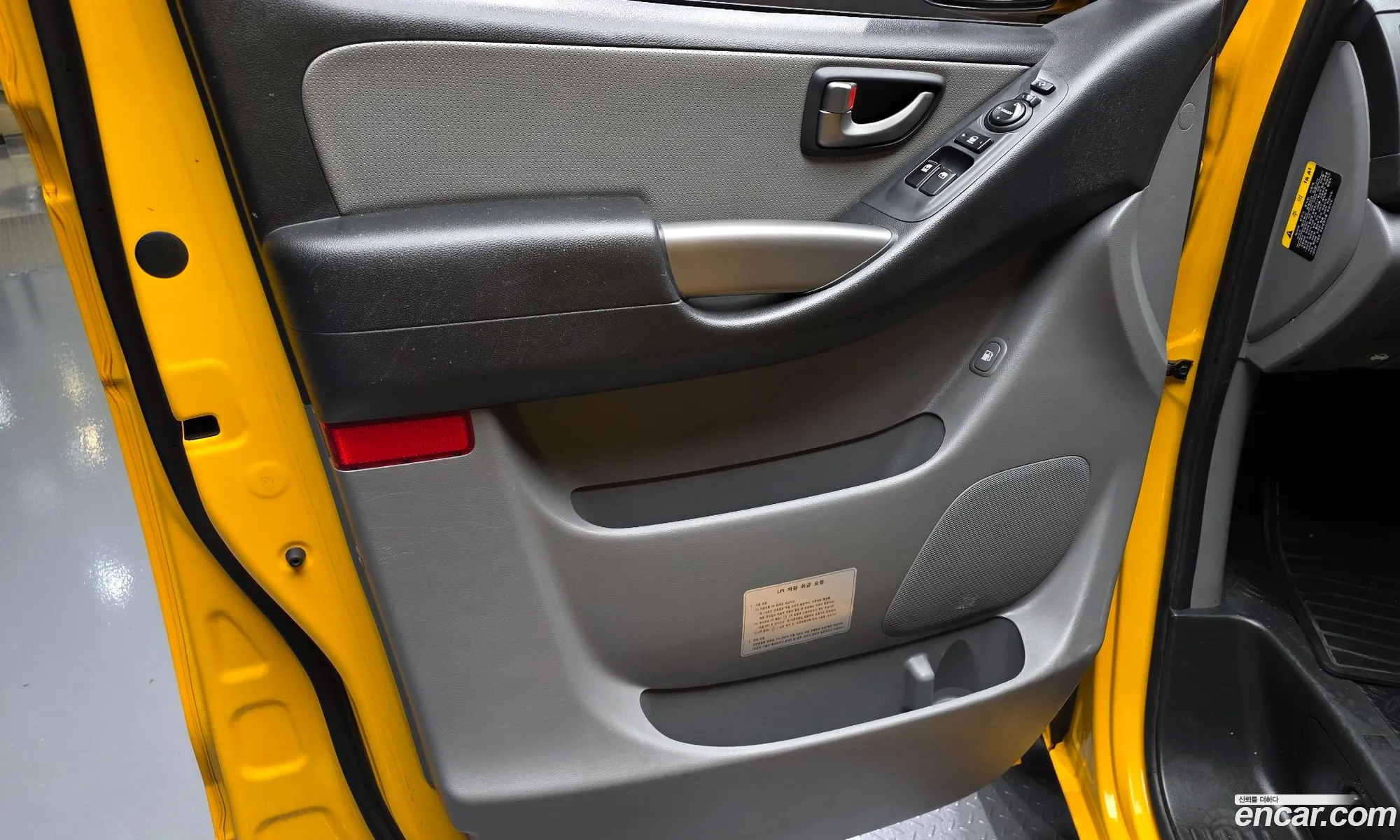 Hyundai Grand Starex 2018 — 28