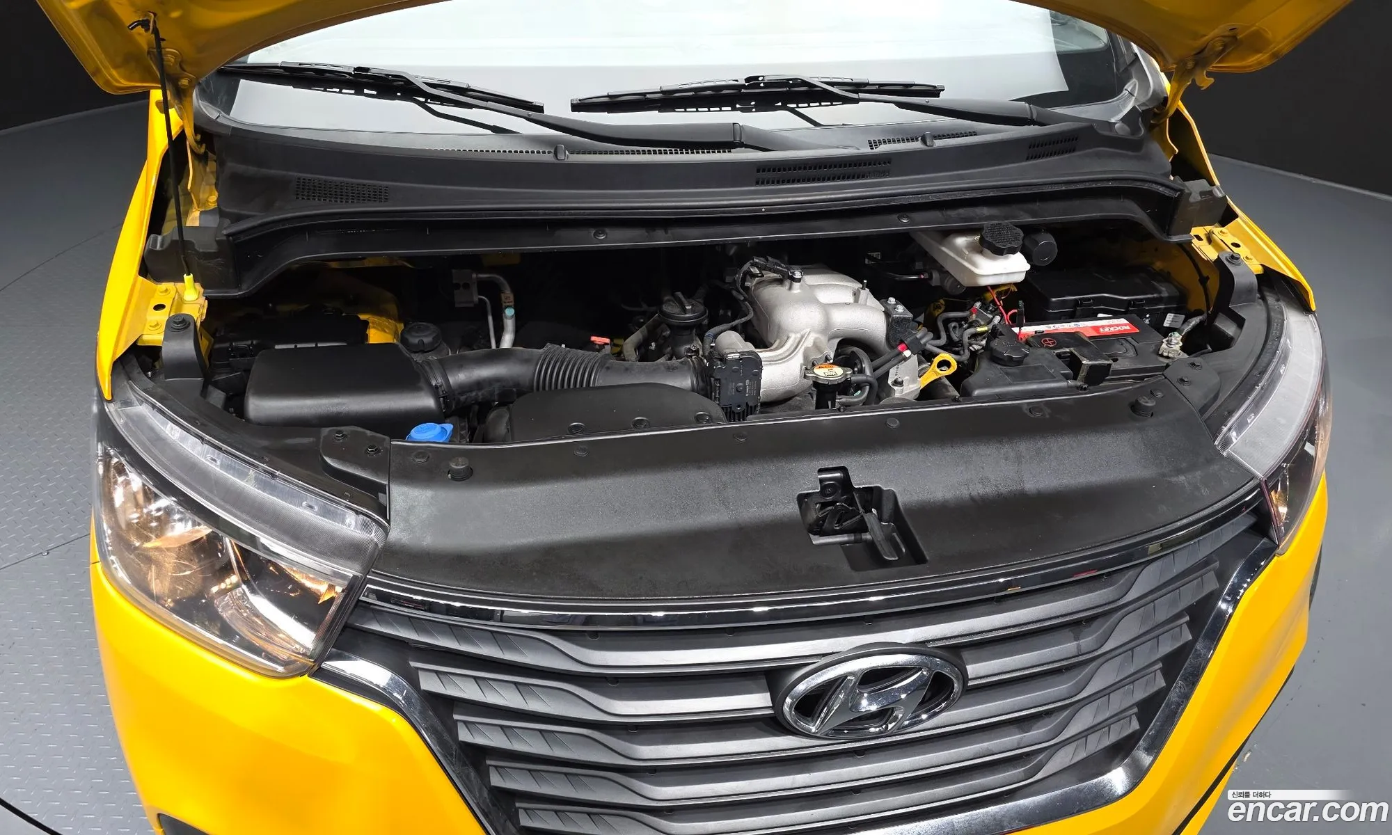 Hyundai Grand Starex 2018 — 18