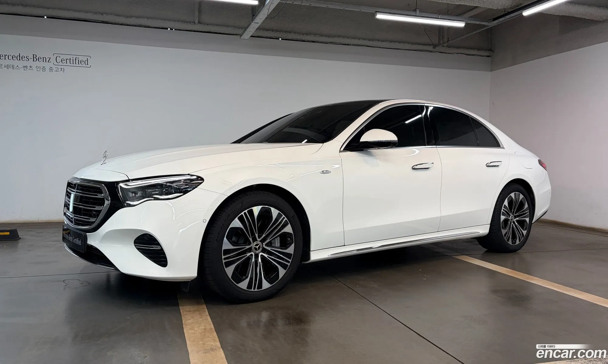Mercedes-Benz E-Class W214 2025 — 18