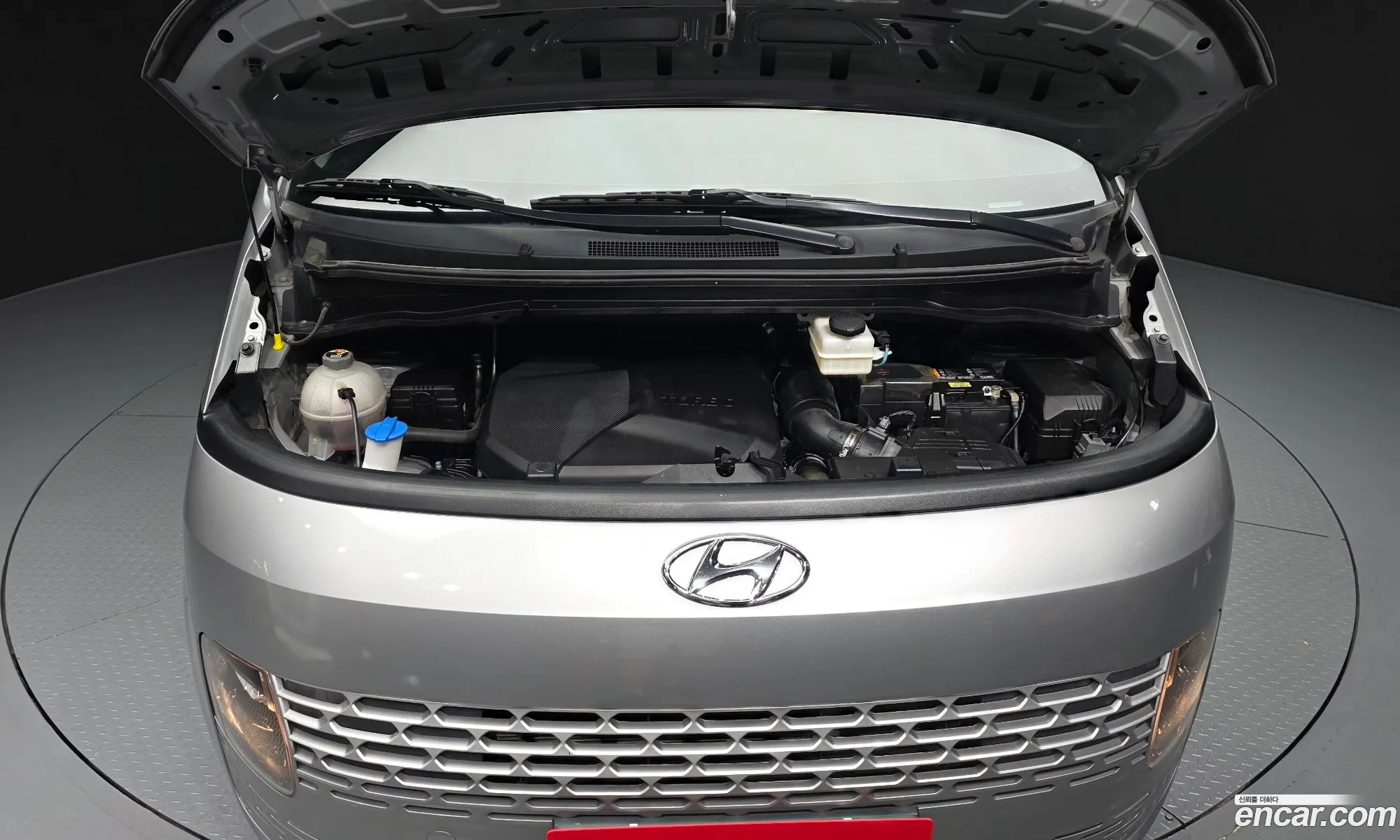 Hyundai Staria 2022 — 27