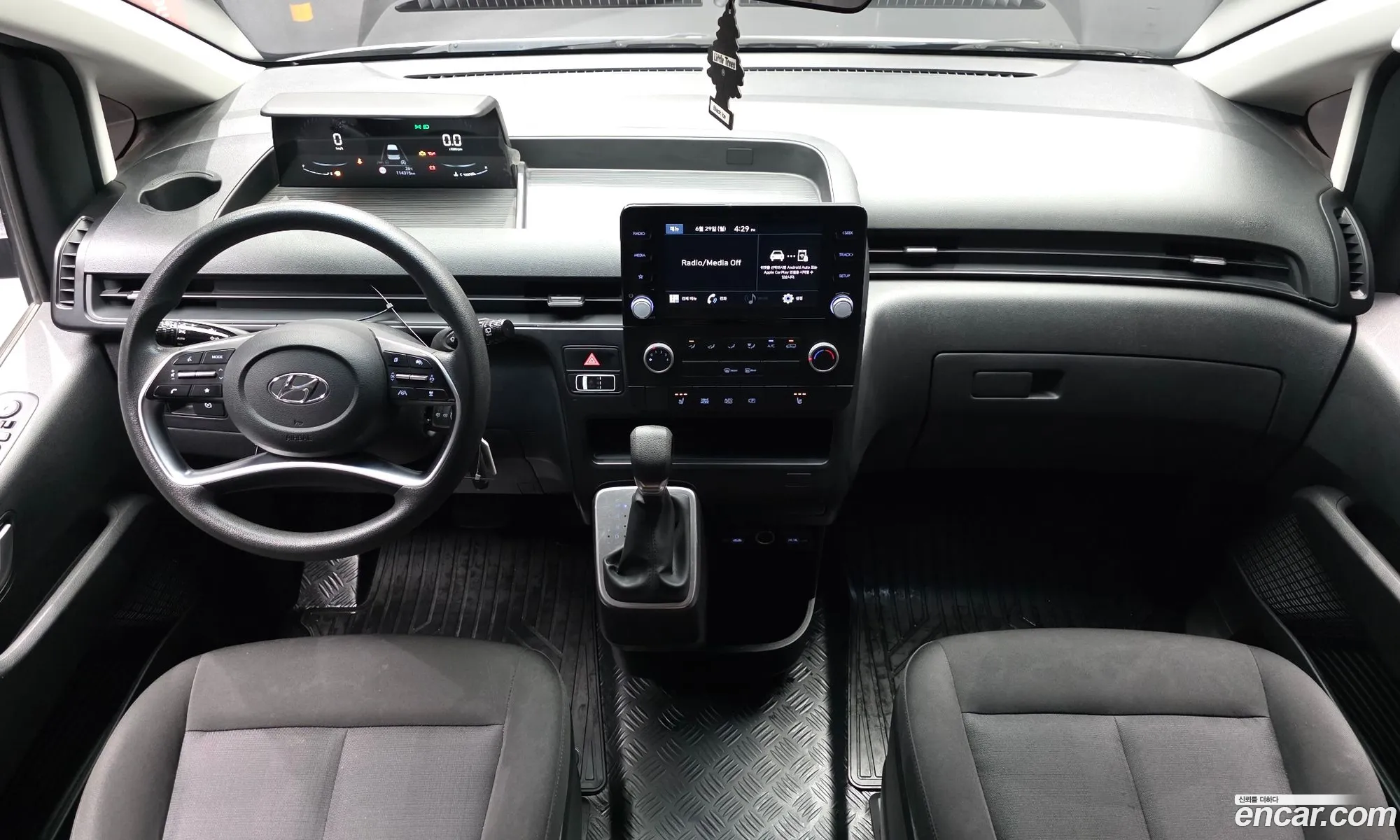 Hyundai Staria 2022 — 2