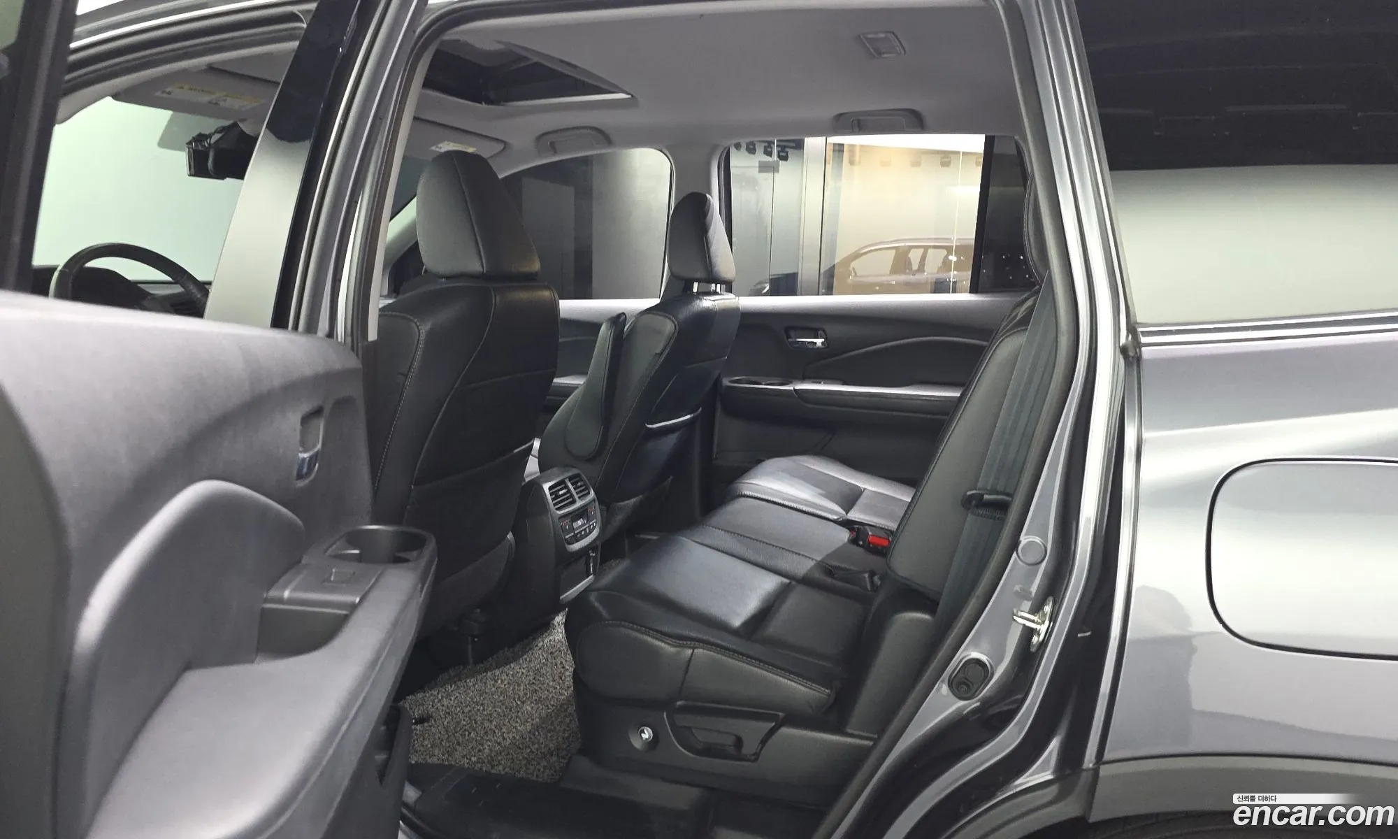 Honda Pilot 2018 5FNYF6850JB200505 — 17