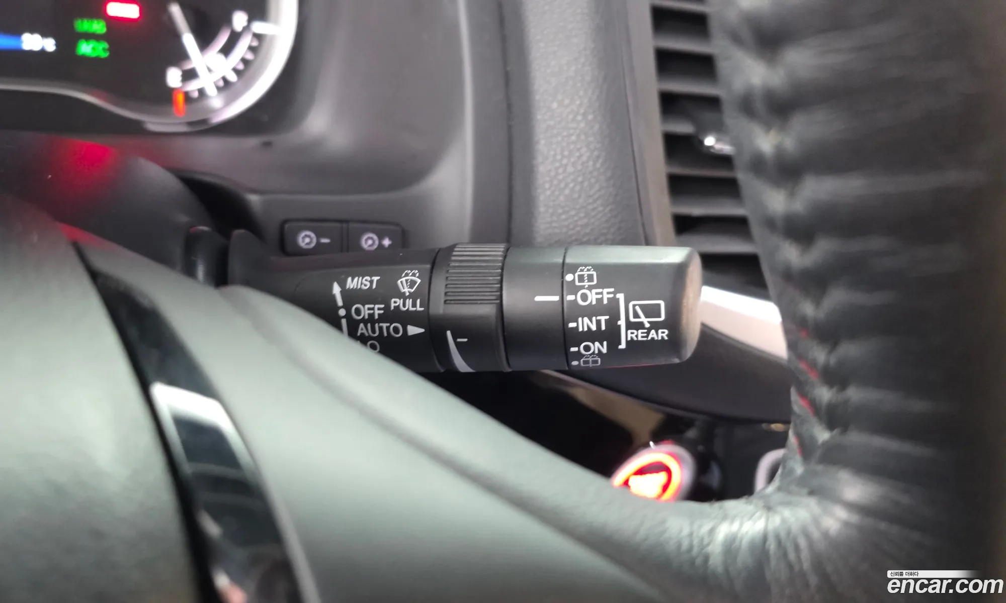 Honda Pilot 2018 5FNYF6850JB200505 — 32