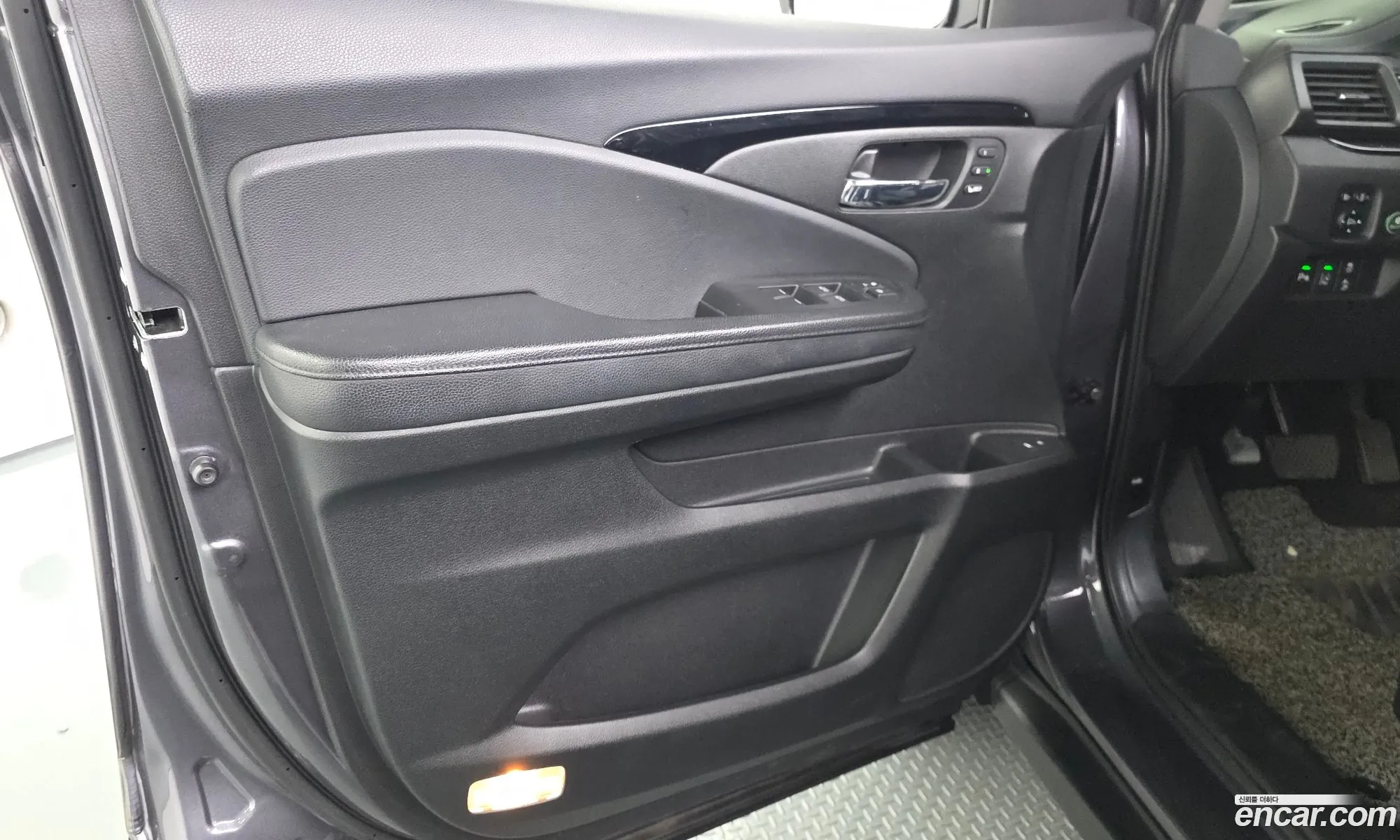 Honda Pilot 2018 5FNYF6850JB200505 — 13