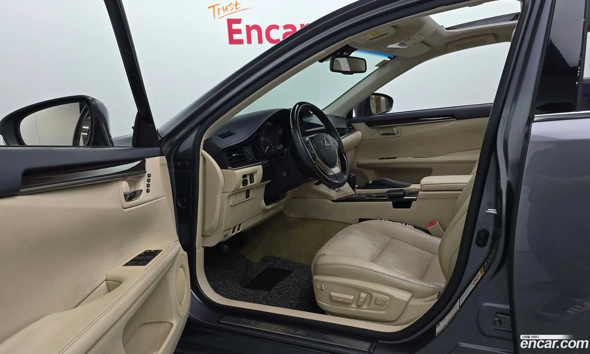 Lexus ES300h 2013 — 12
