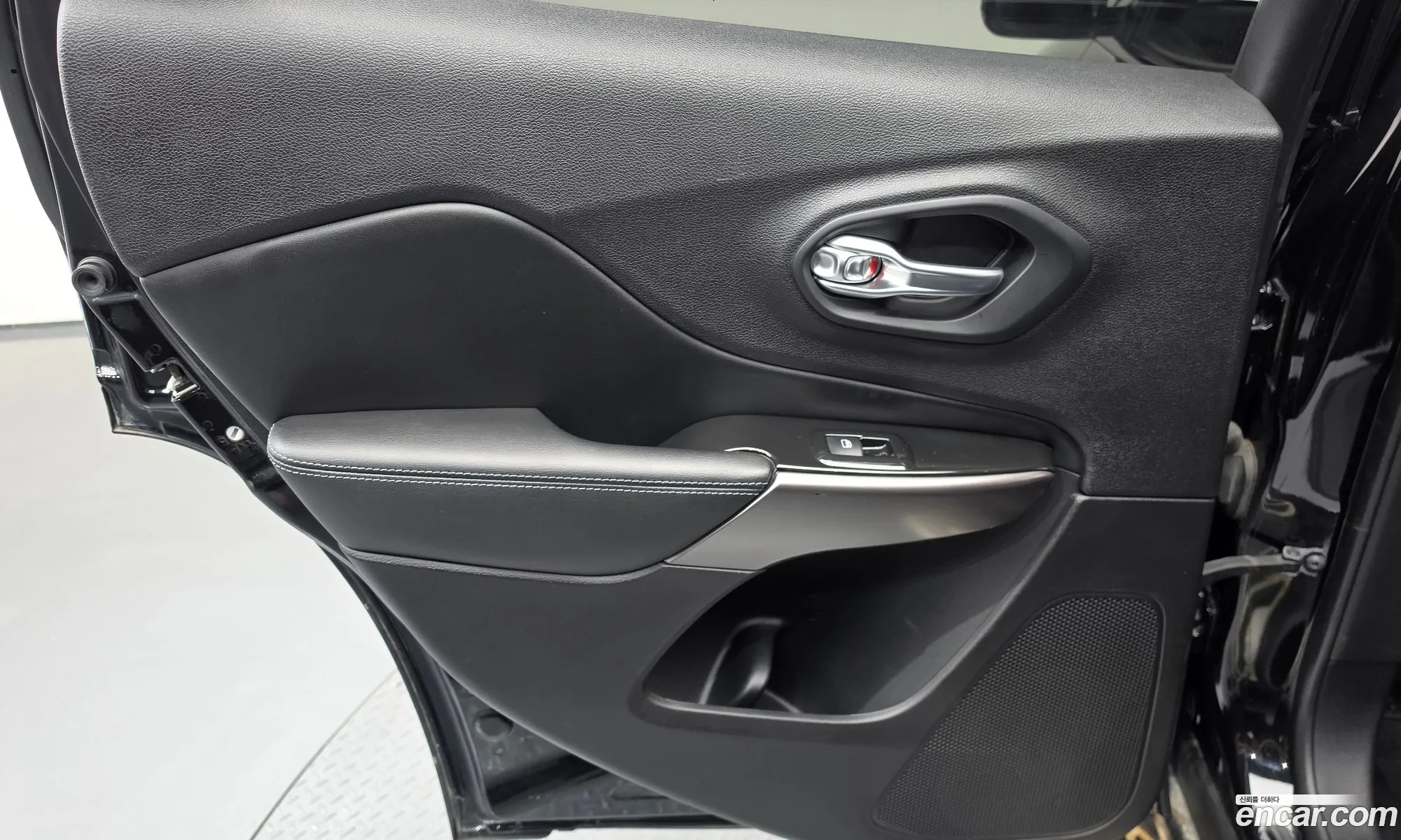 Jeep Cherokee 2019 1C4PJMCB7KD345957 — 12