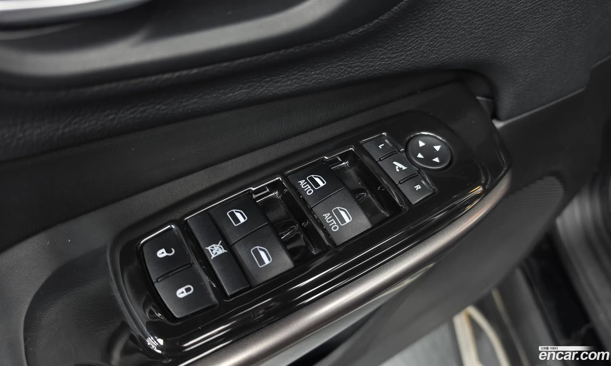 Jeep Cherokee 2019 1C4PJMCB7KD345957 — 23