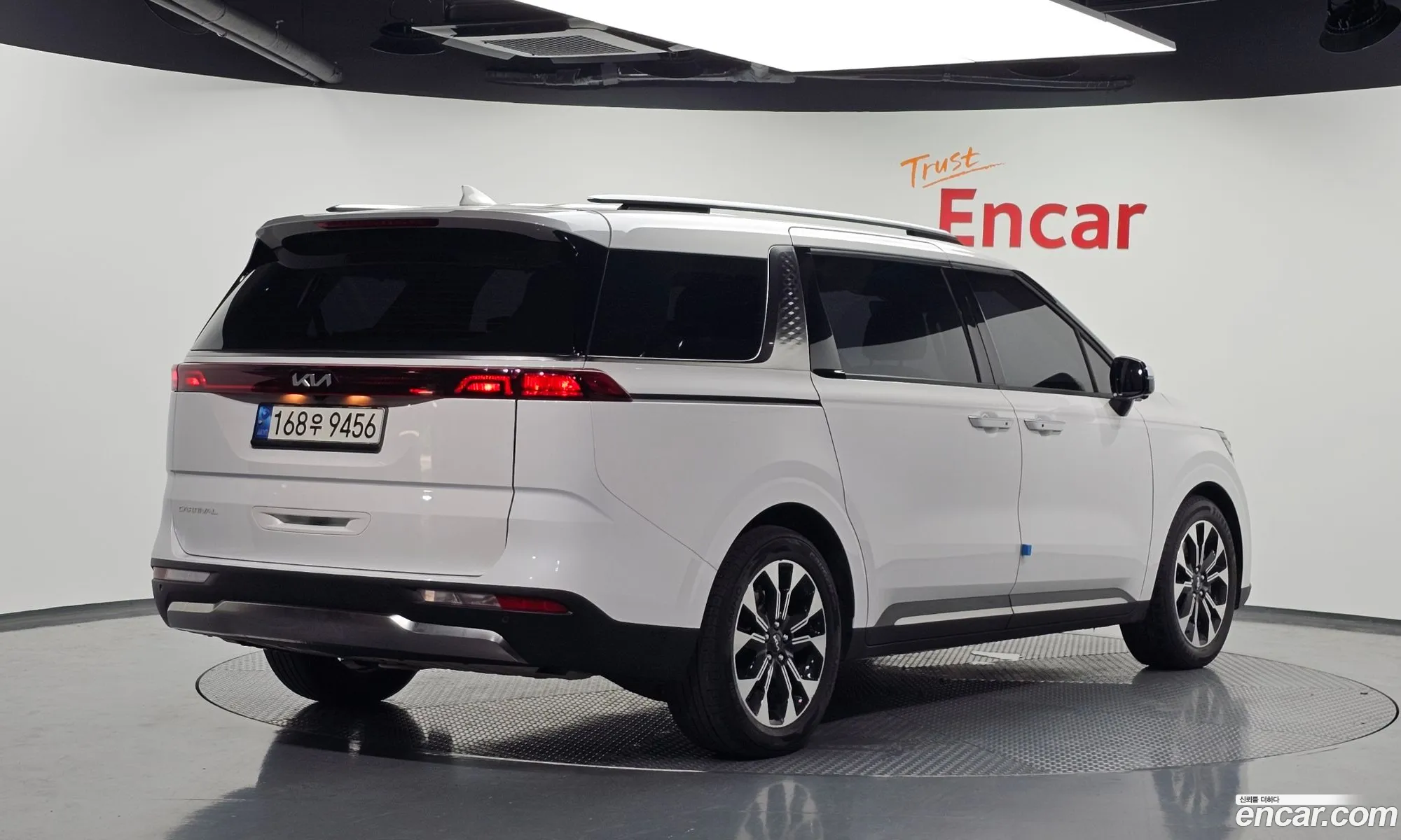 Kia Carnival 2021 — 20