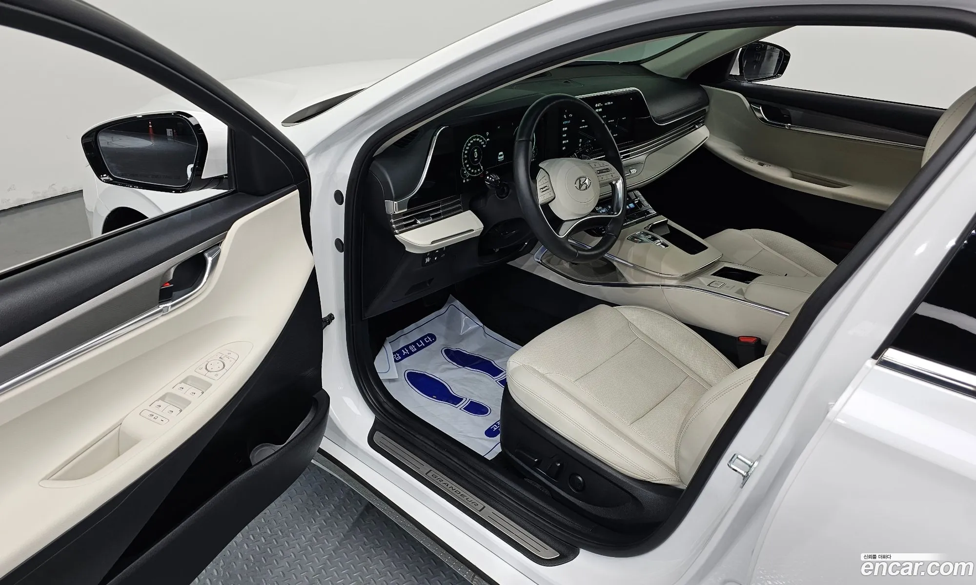 Hyundai Grandeur IG Hybrid 2021 — 28