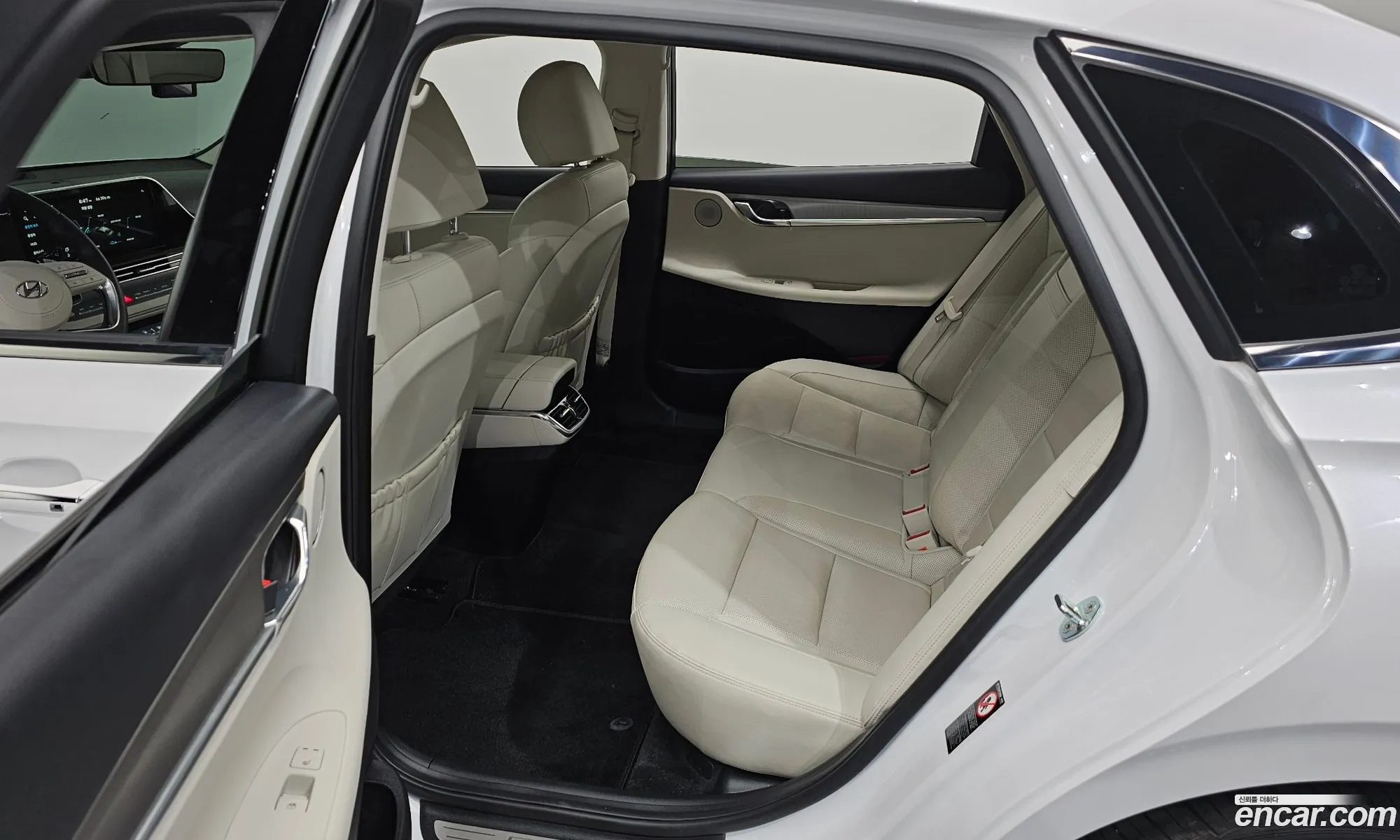 Hyundai Grandeur IG Hybrid 2021 — 17