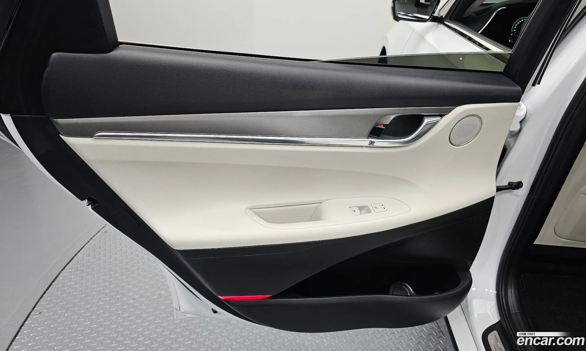 Hyundai Grandeur IG Hybrid 2021 — 25