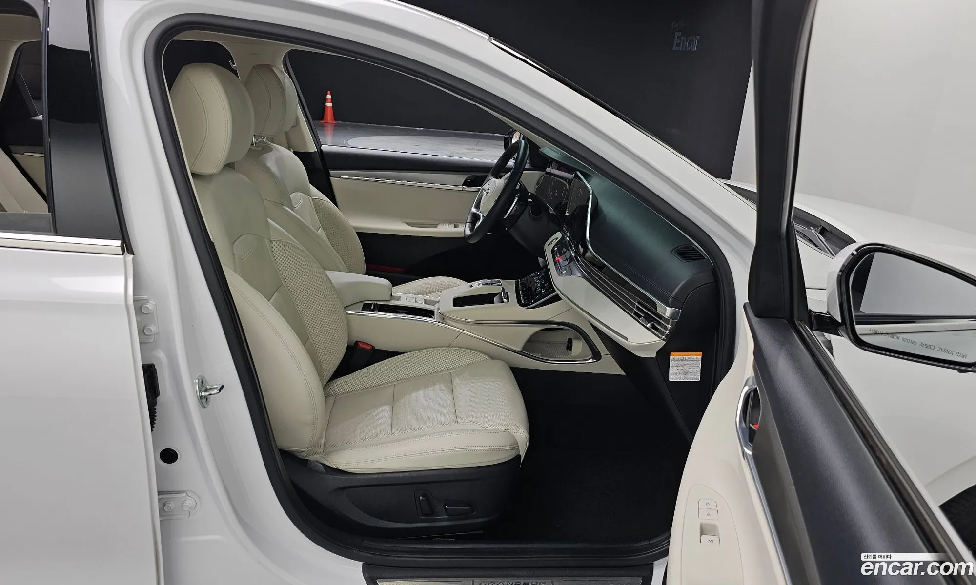 Hyundai Grandeur IG Hybrid 2021 — 15