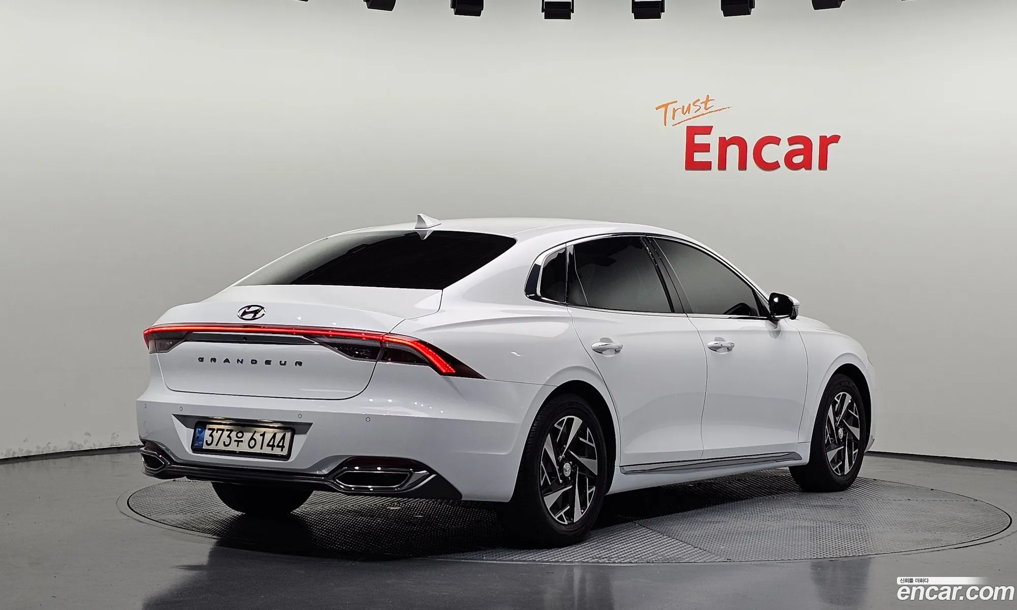 Hyundai Grandeur IG Hybrid 2021 — 4
