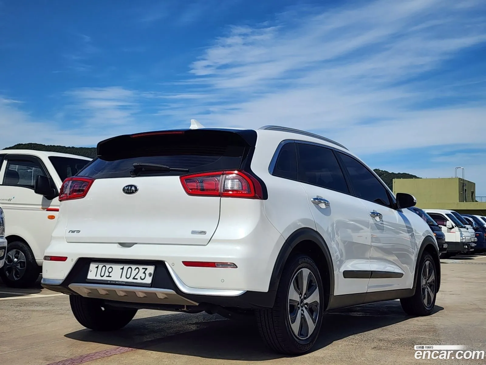 Kia Niro 2017 — 17