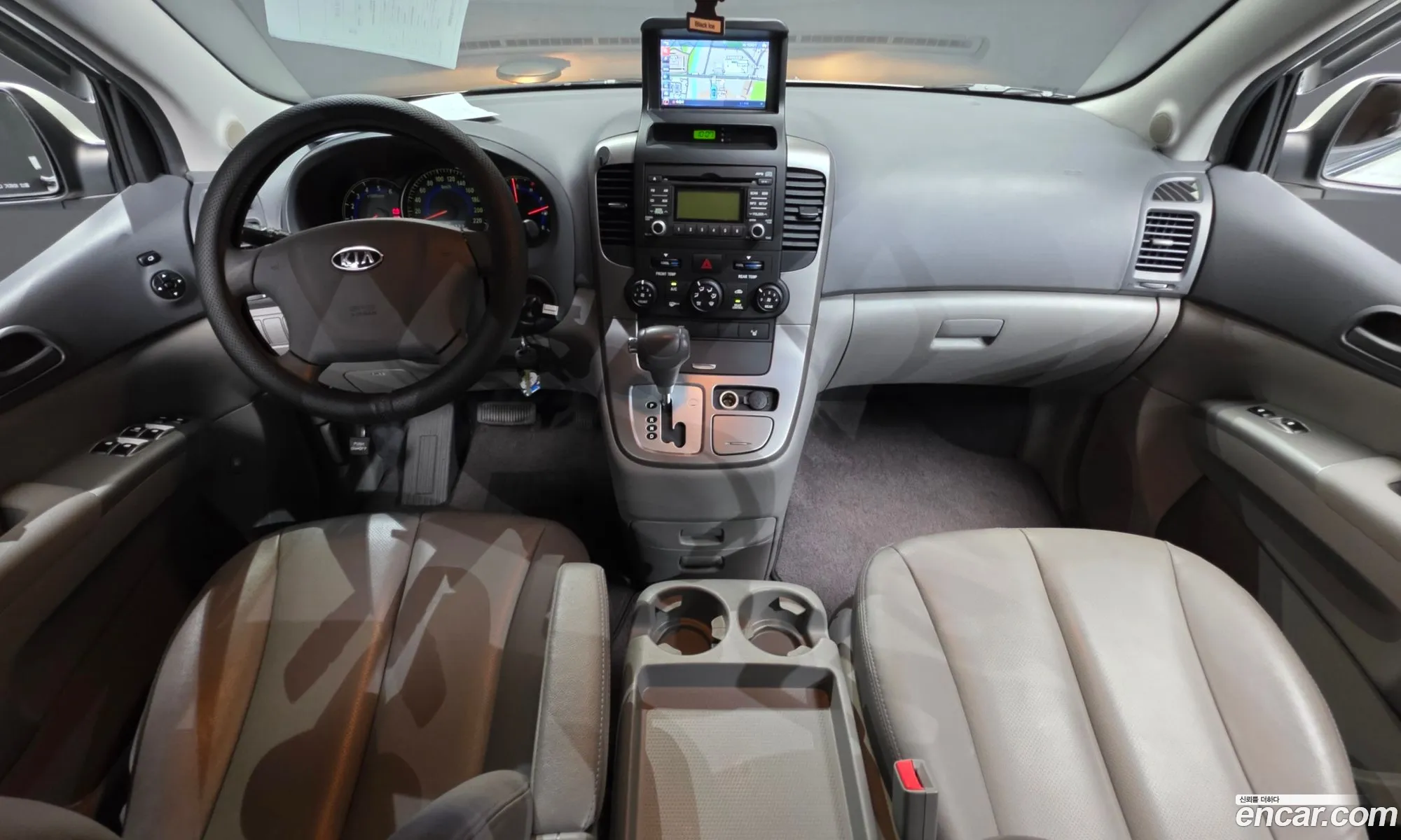 Kia Carnival R 2010 — 9