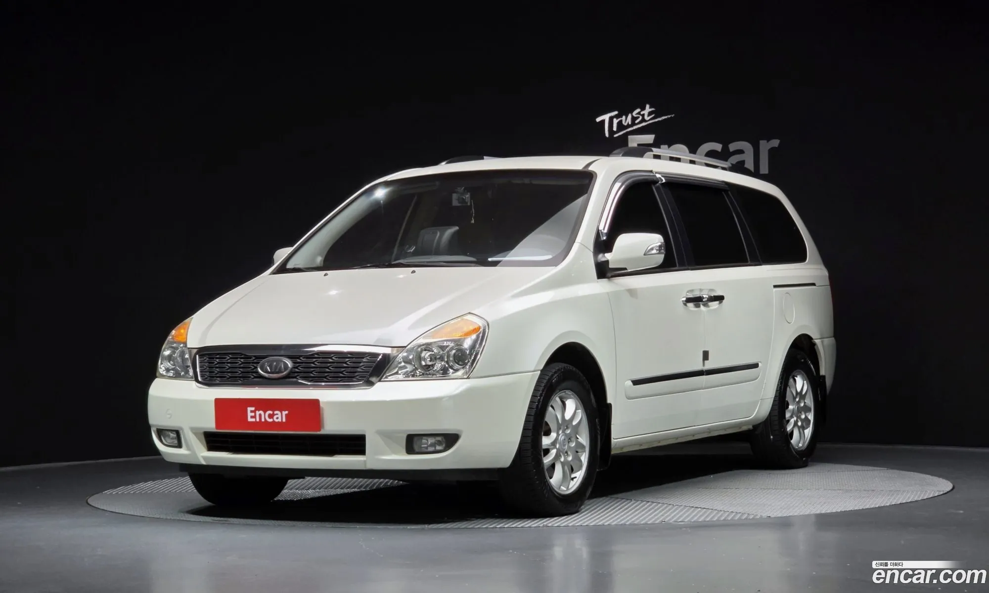 Kia Carnival R 2010 — 20