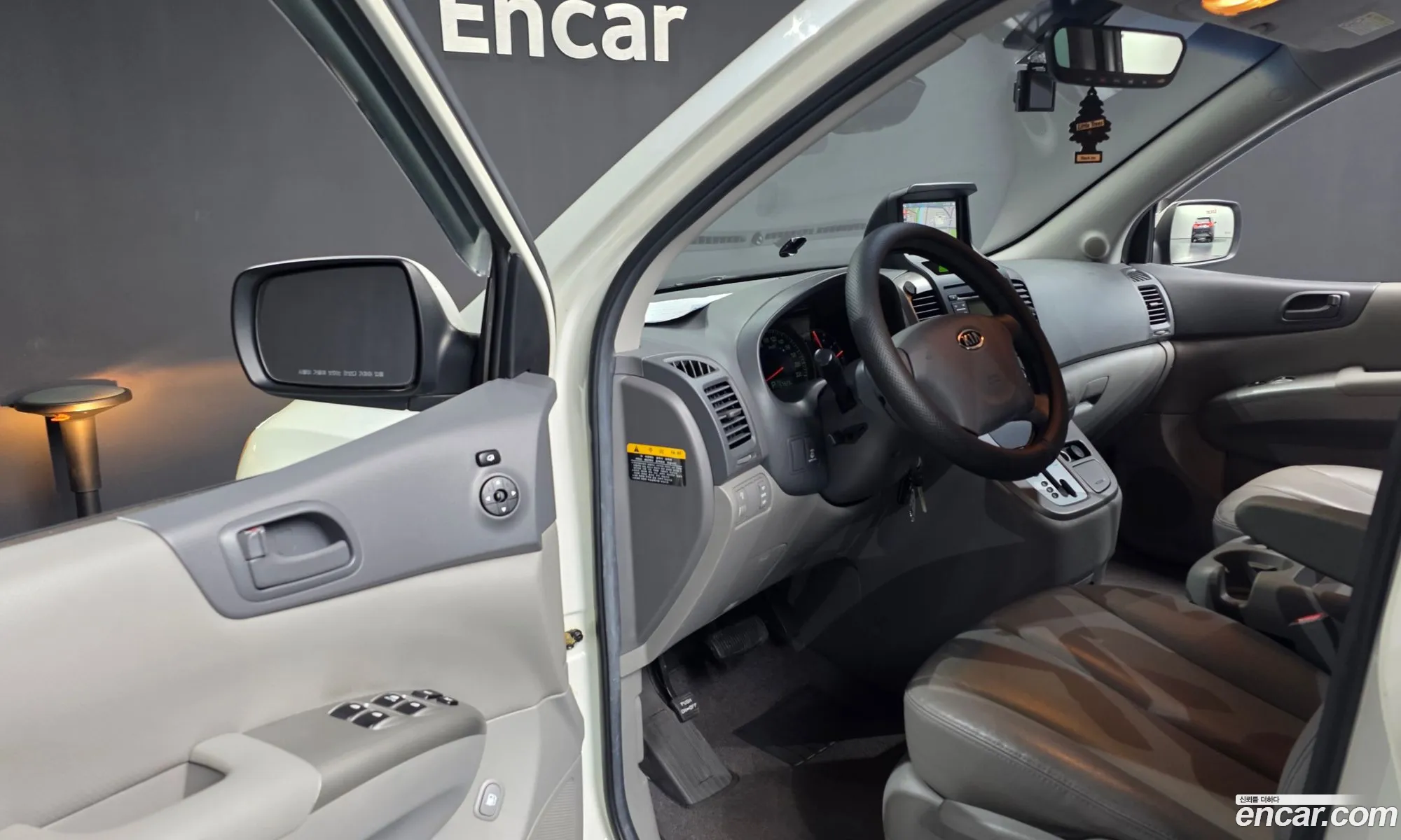 Kia Carnival R 2010 — 4