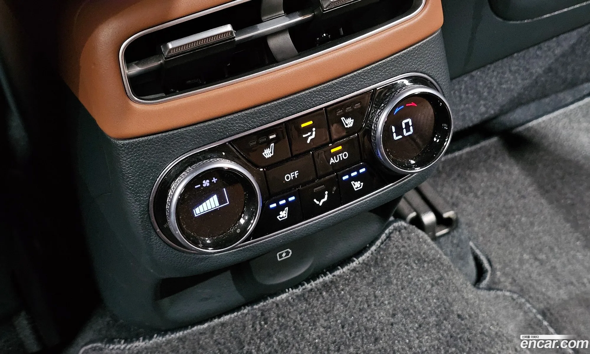 Genesis GV70 2022 — 24