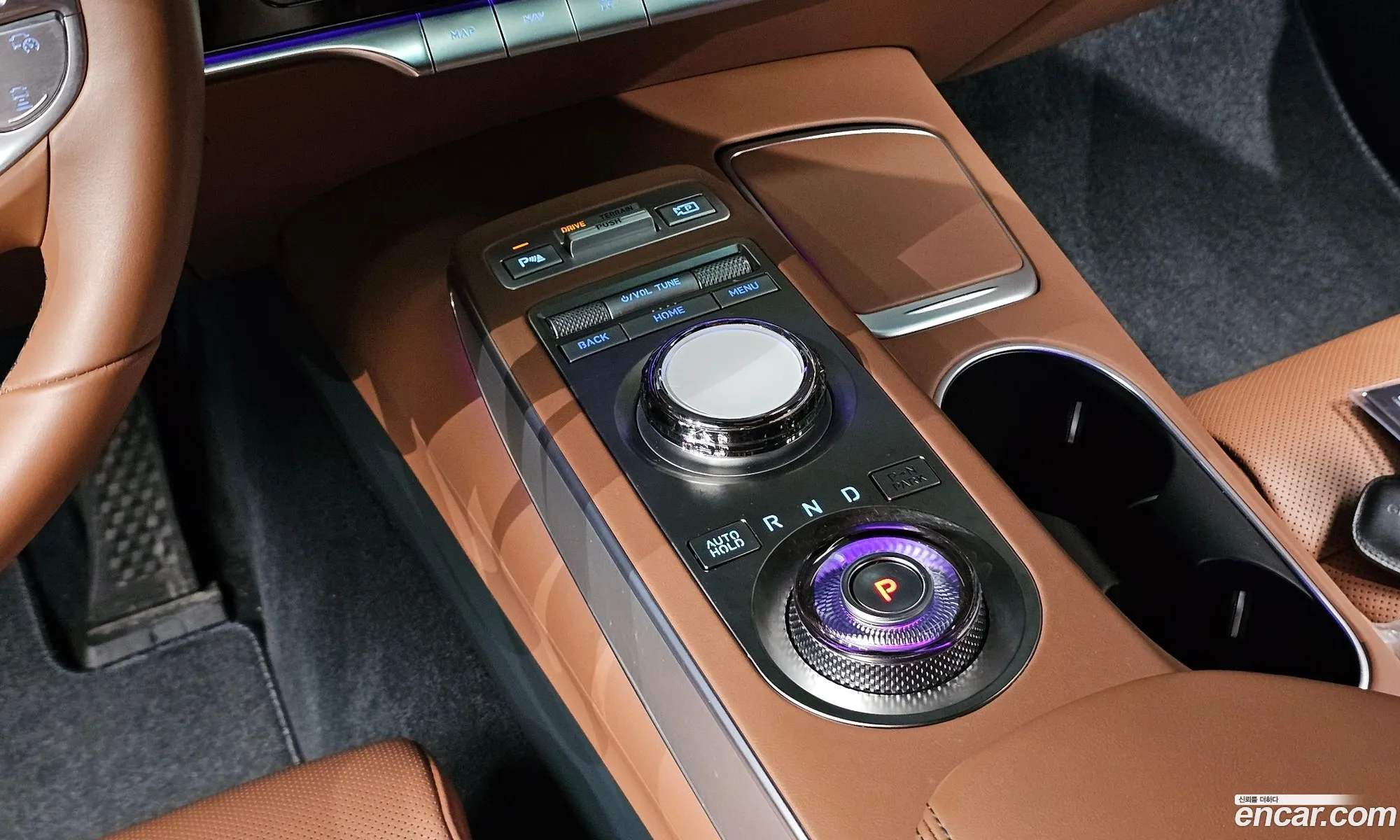 Genesis GV70 2022 — 3