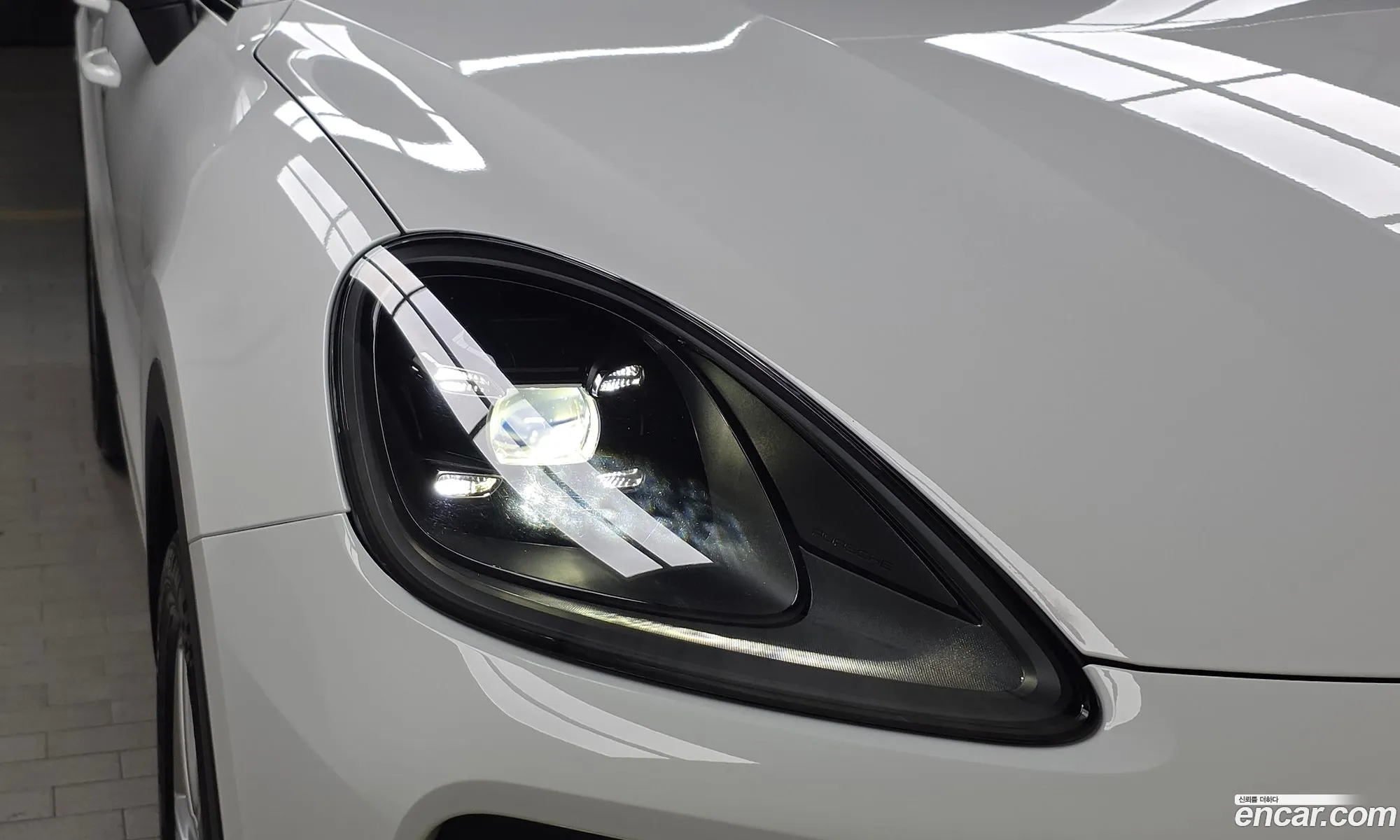 Porsche Cayenne 2019 WP1AA29Y1LDA02258 — 18
