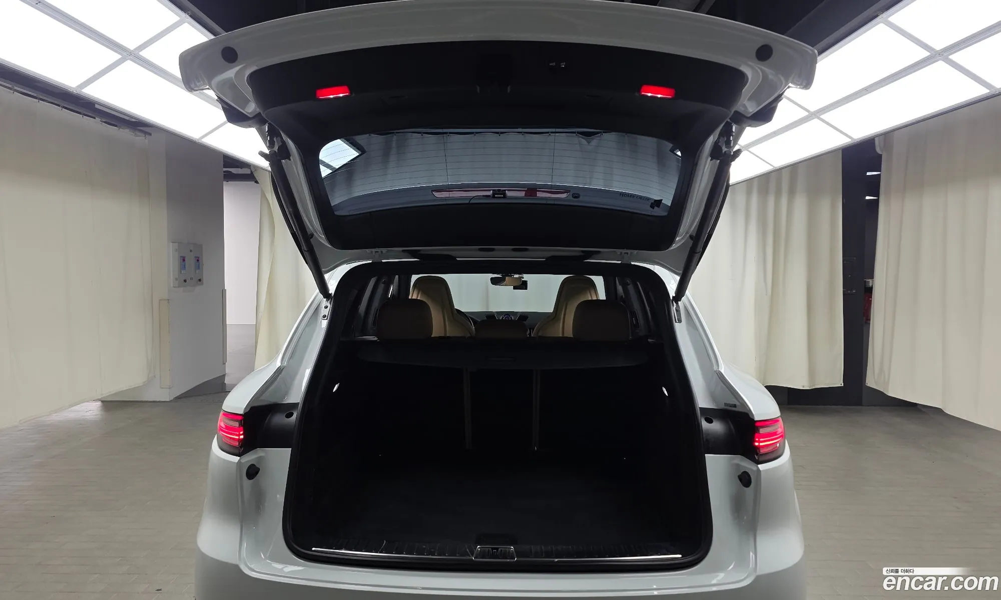 Porsche Cayenne 2019 WP1AA29Y1LDA02258 — 26