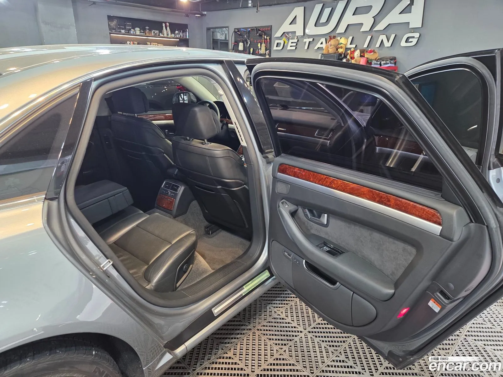 Audi A8 2010 — 18