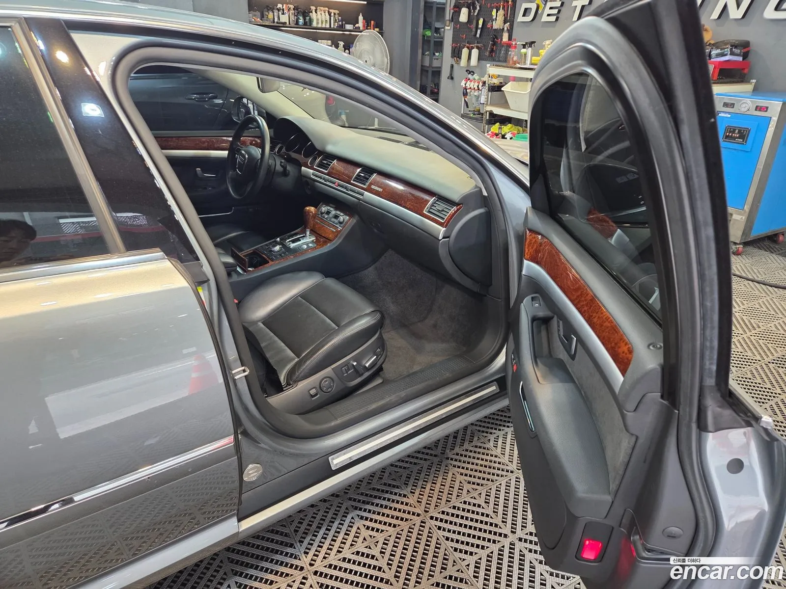 Audi A8 2010 — 6