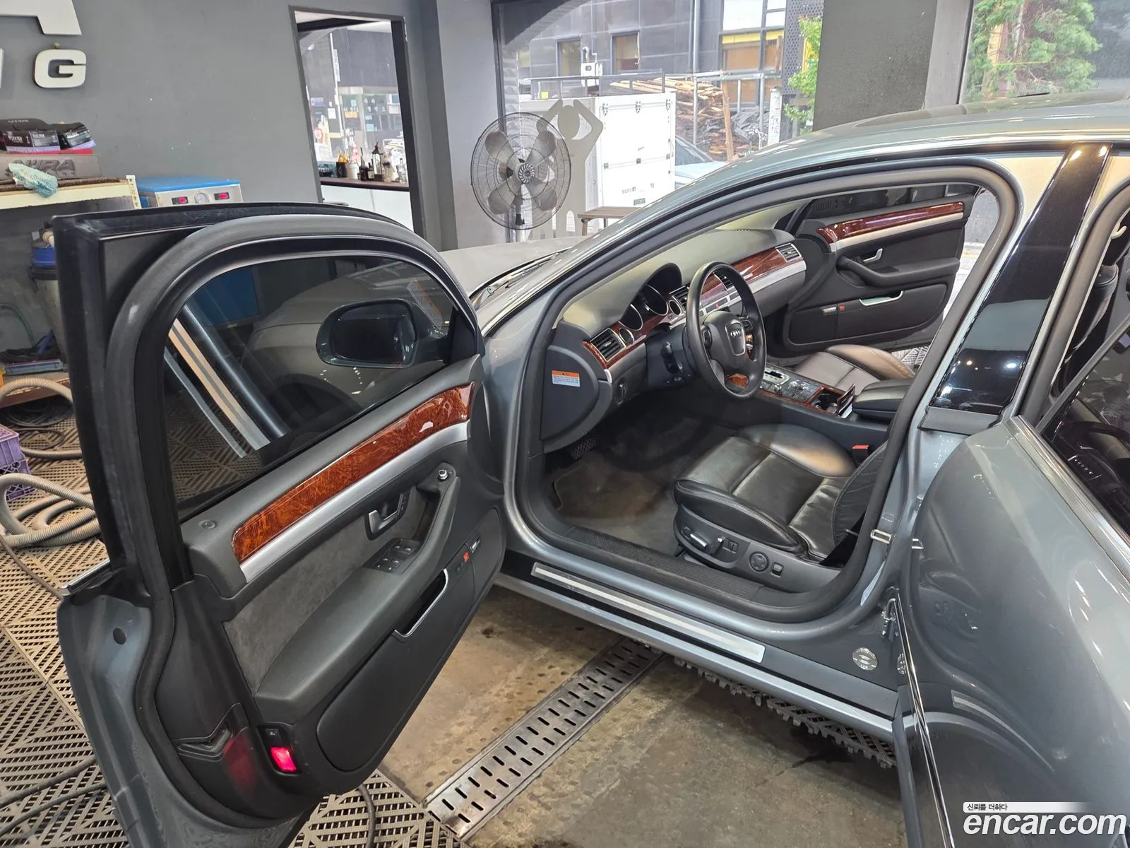 Audi A8 2010 — 15