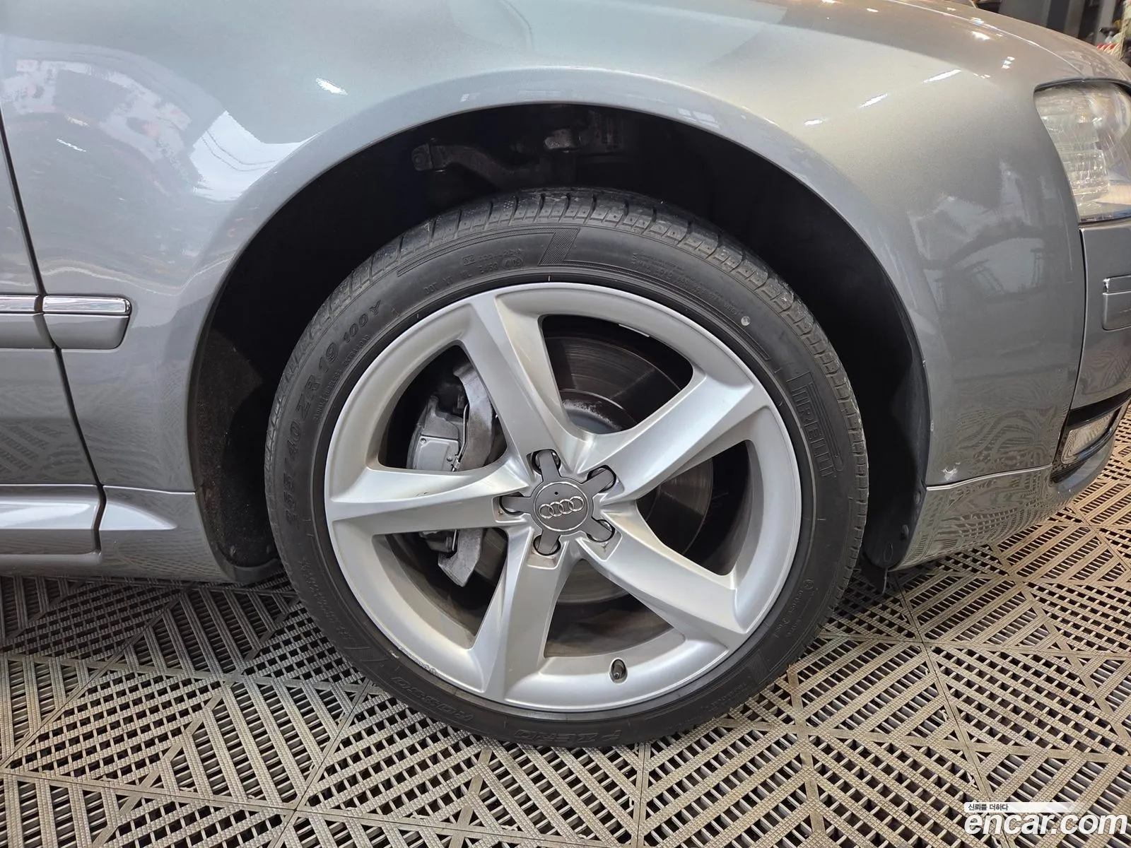 Audi A8 2010 — 2