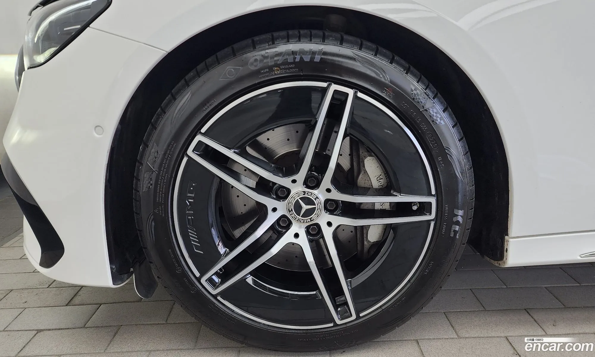 Mercedes-Benz E-Class W214 2024 — 11