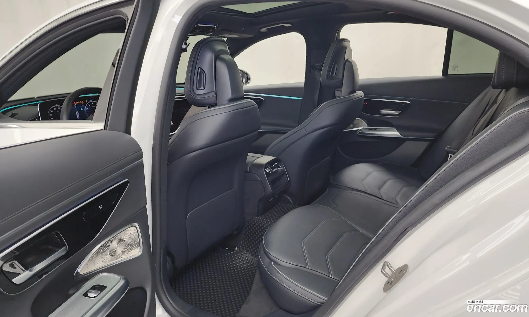 Mercedes-Benz E-Class W214 2024 — 22